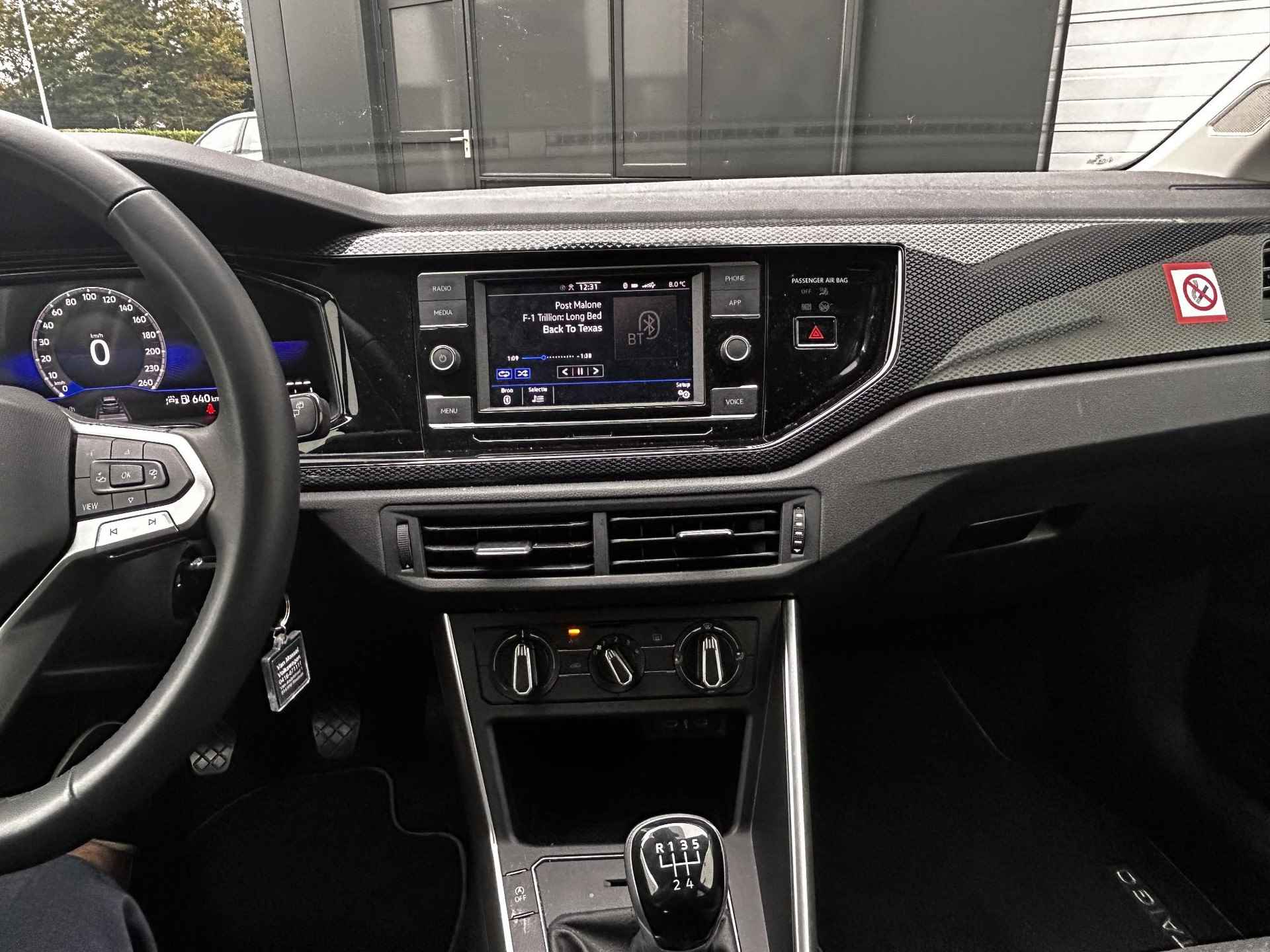 Volkswagen Taigo 1.0 TSI Life 95 PK | Apple Carplay | Achteruitrijcamera | Armsteun | Comfortstoelen | Regensensor | Start/stop systeem | - 14/22