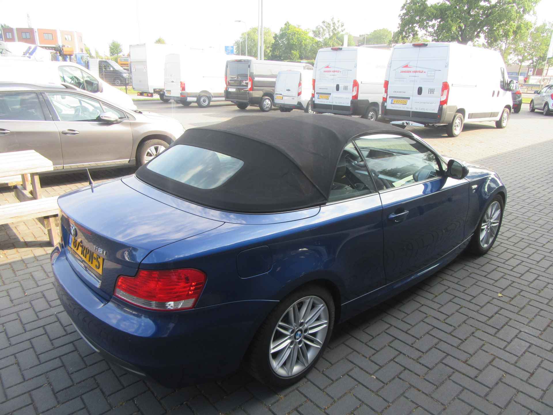 BMW 1 Serie Cabrio 118i M Sport High Executive, Navigatie - 9/32