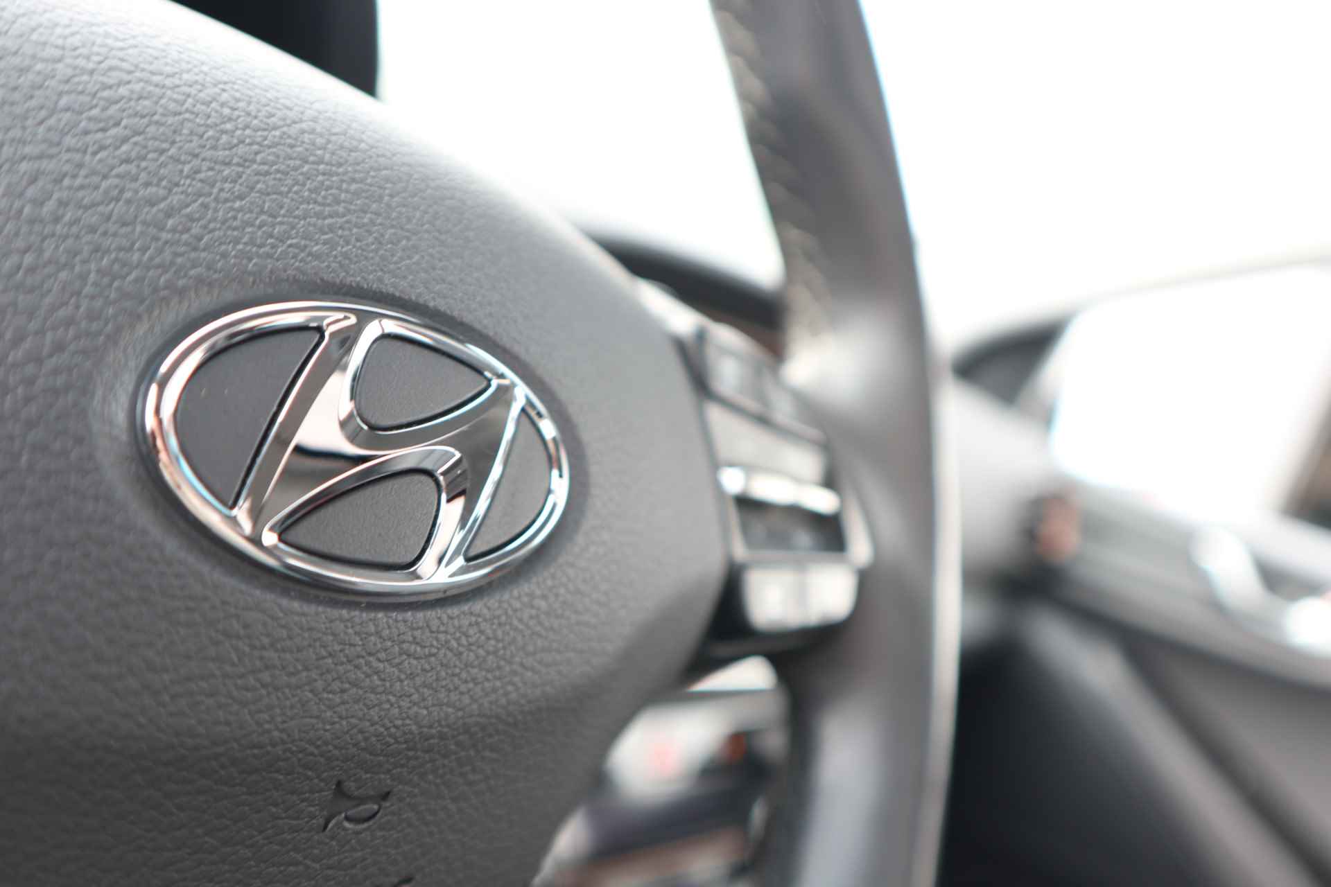 Hyundai IONIQ Premium EV NL AUTO | PANO | LEDER | CARPLAY | CAMERA | 2de PINSTERDAG GEOPEND VAN 10:00 T/M 16:00 UUR - 10/34