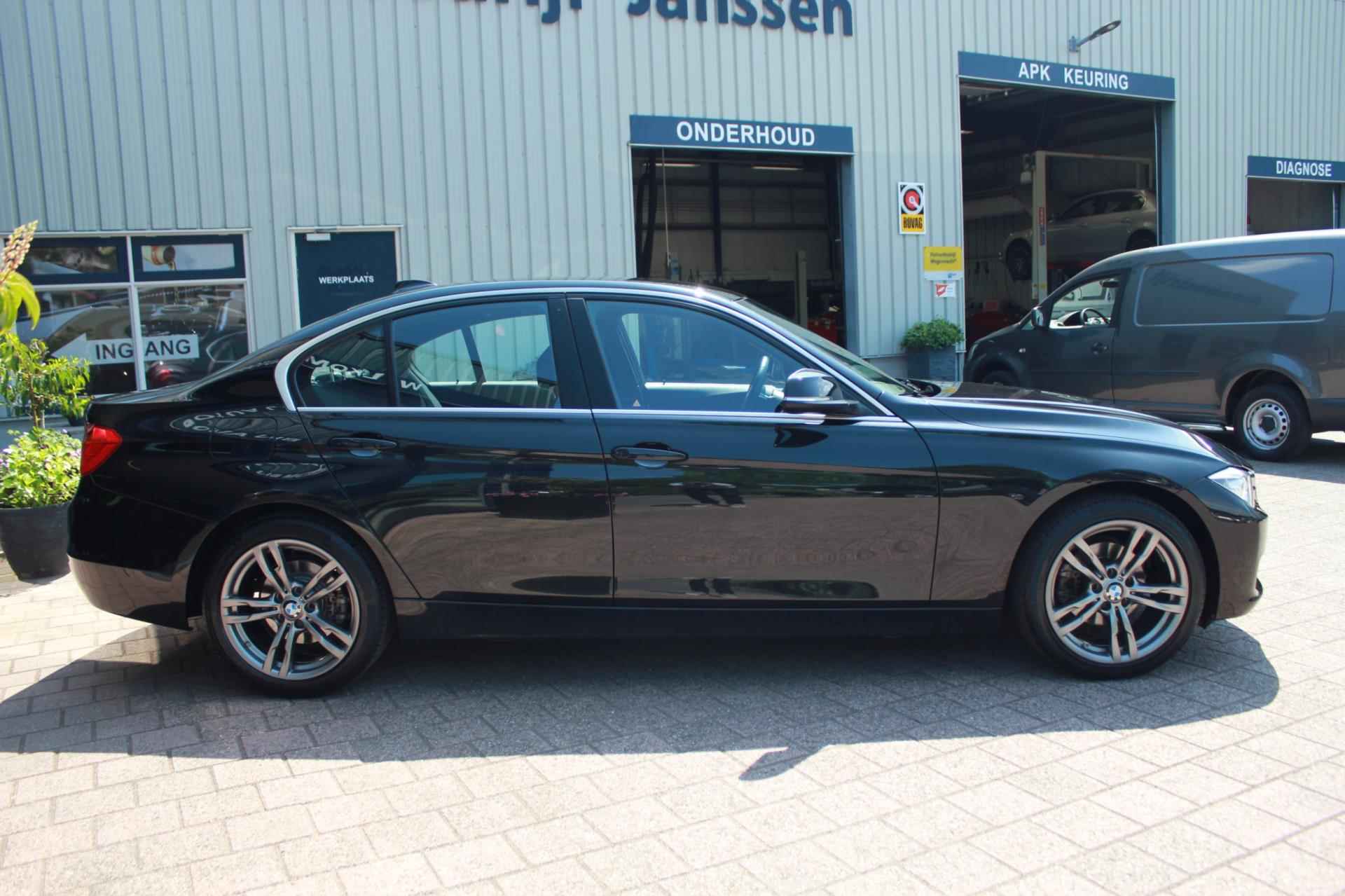 BMW 3-serie 316i Executive | Prijs rijklaar incl. 12 mnd garantie | 18" Lmv Navi Clima Xenon Cruise - 9/47