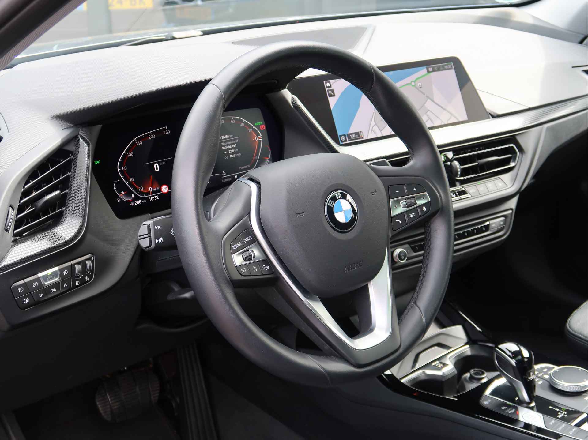 BMW 1-serie 118i | Panoramadak | Leder | 18'' | Driving Assist | Led | - 25/32