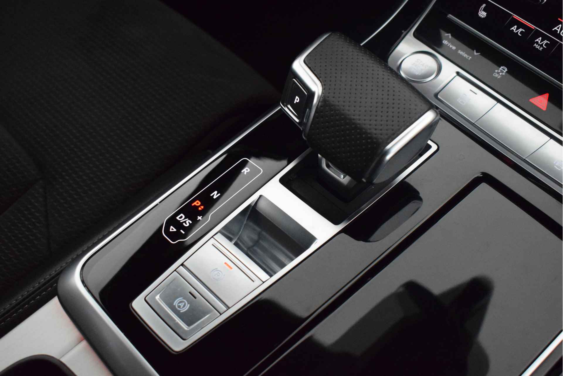 Audi Q7 55 TFSI e 381pk quattro 2x S-Line Trekhaak 360Camera Bose Head-Up Laser Led Luchtvering Keyless Navigatie Virtual Cockpit - 41/63