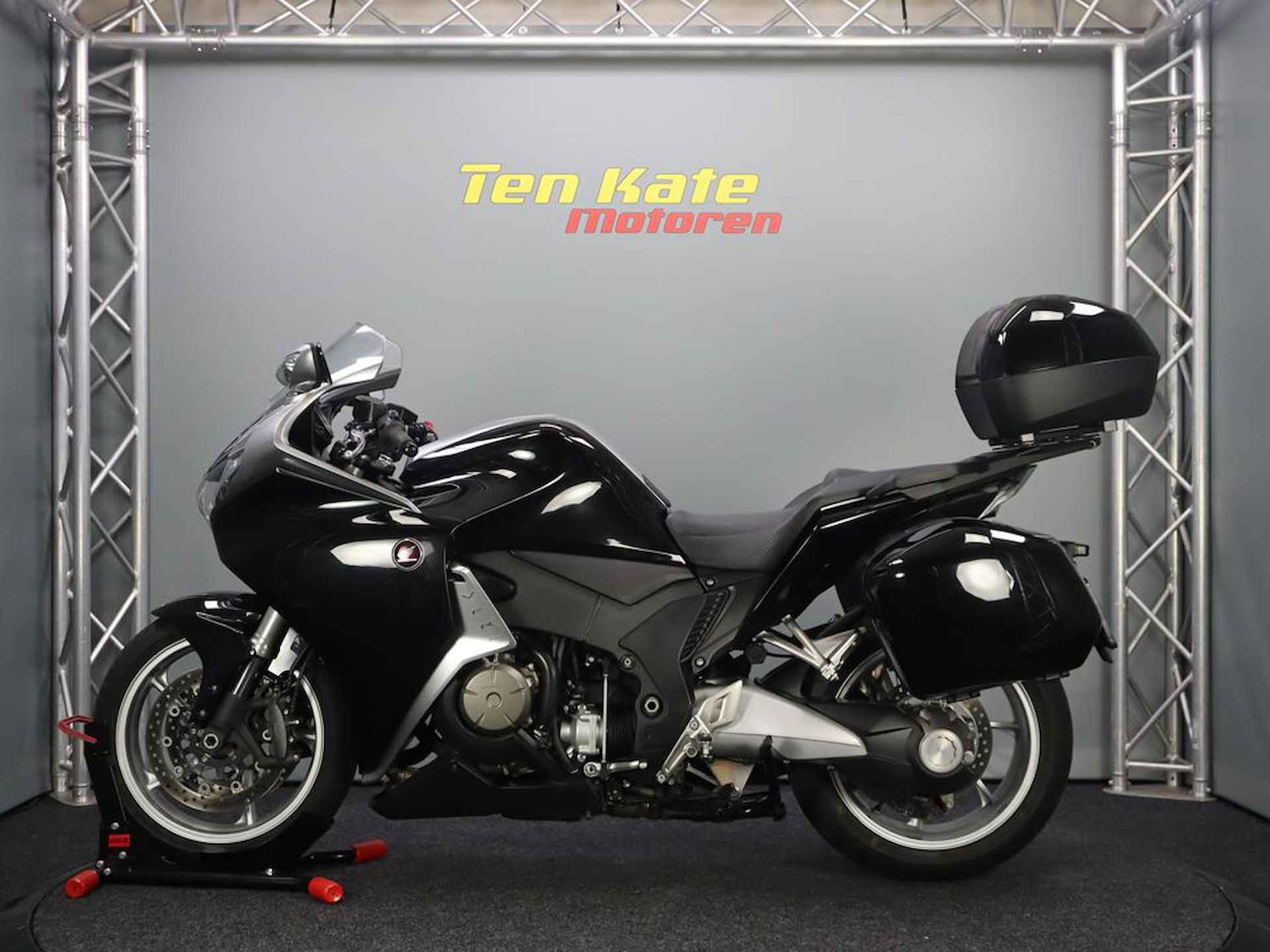 Honda VFR 1200 F - 7/13