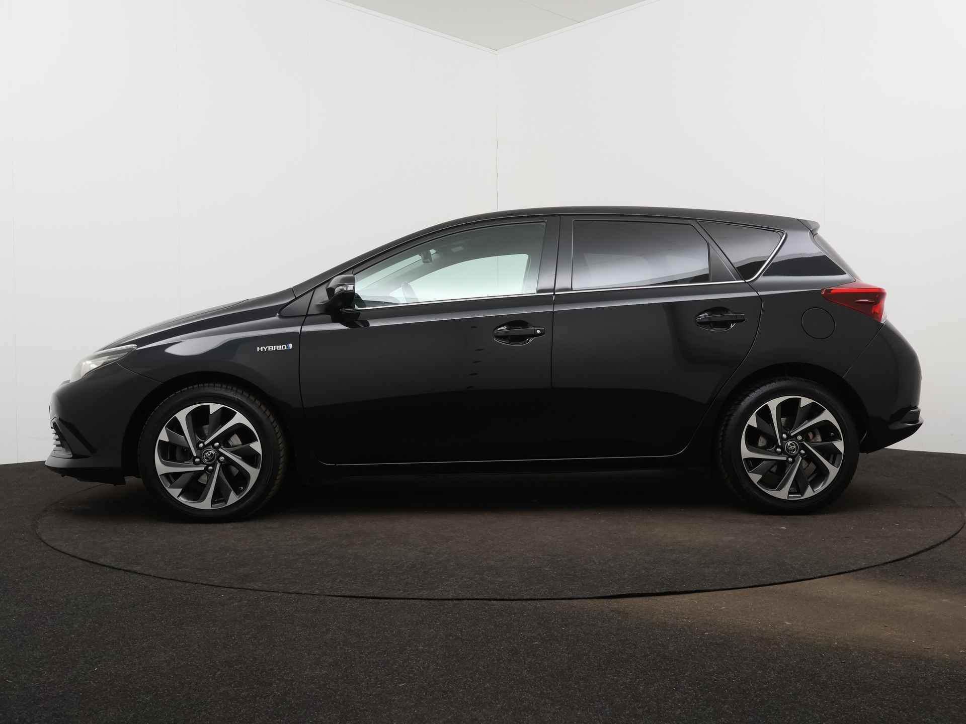 Toyota Auris 1.8 Hybrid Aspiration Limited |17 inch LM velgen | Parkeersensoren achter | Navigatie | Camera | Cruise Control | Climate Control | - 29/44