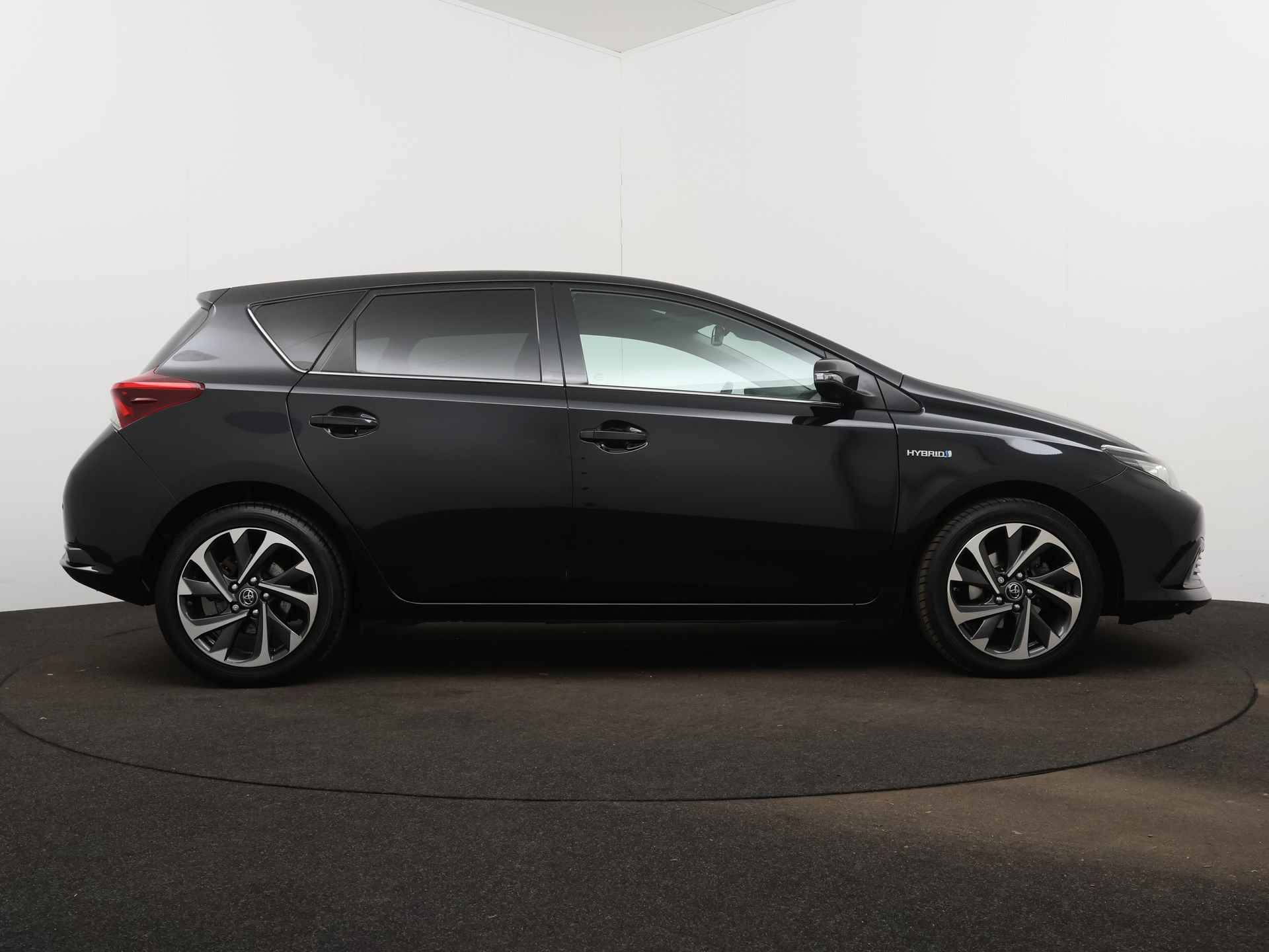 Toyota Auris 1.8 Hybrid Aspiration Limited |17 inch LM velgen | Parkeersensoren achter | Navigatie | Camera | Cruise Control | Climate Control | - 30/44