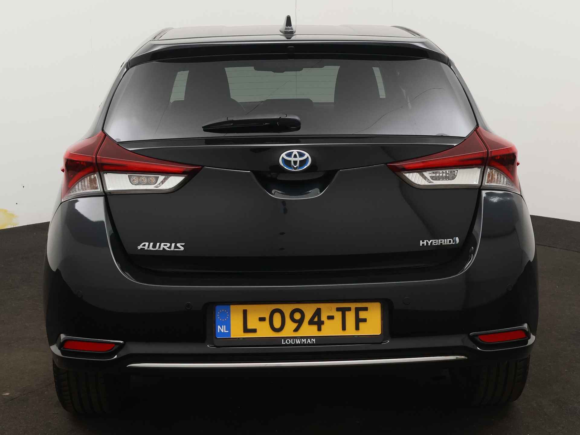 Toyota Auris 1.8 Hybrid Aspiration Limited |17 inch LM velgen | Parkeersensoren achter | Navigatie | Camera | Cruise Control | Climate Control | - 39/44