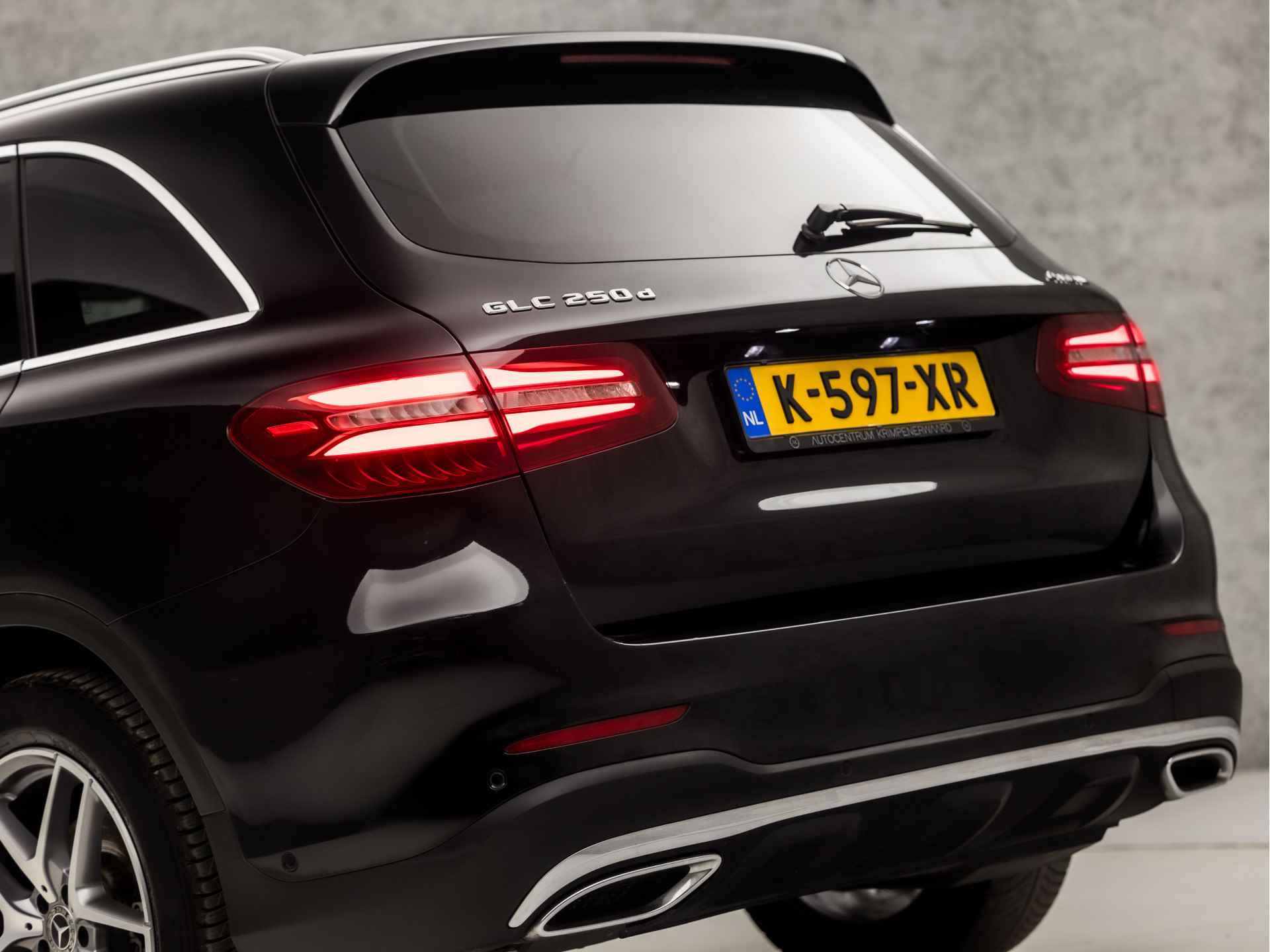 Mercedes-Benz GLC 250 d 4MATIC AMG Prestige 204Pk Automaat (PANORAMADAK, GROOT NAVI, BURMESTER AUDIO, 360 CAMERA, STOELVERWARMING, LEDEREN SPORTSTOELEN, GETINT GLAS, ELEK ACHTERKLEP, NIEUWSTAAT) - 29/38