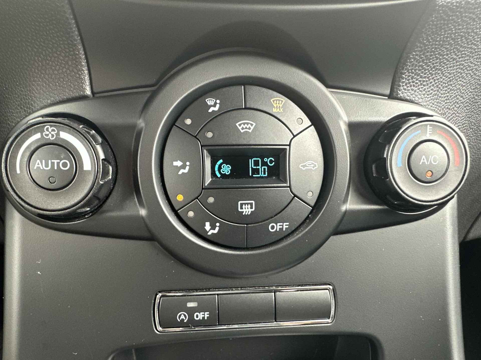 Ford Fiesta 1.0 EcoBoost ST Line 1e Eigenaar | Camera | Voorruitverwarming | Privacy glass | Navigatie | 12 maanden garantie! | - 22/36