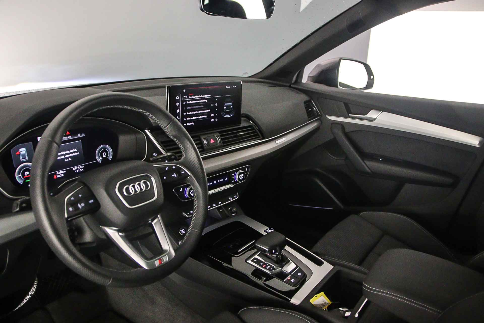 Audi Q5 S Edition Competition 50 TFSI e | Pano | B&O | Trekhaak | 360Cam | Matrix | Stoelverwarming | Privacyglas | 20 inch | S-Line | Optiek Zwart |  Alcantara | - 11/51