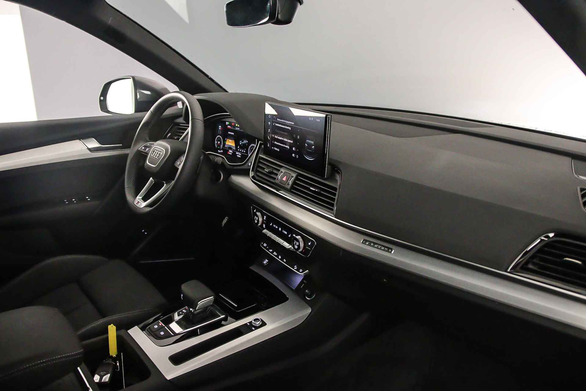 Audi Q5 S Edition Competition 50 TFSI e | Pano | B&O | Trekhaak | 360Cam | Matrix | Stoelverwarming | Privacyglas | 20 inch | S-Line | Optiek Zwart |  Alcantara | - 15/51