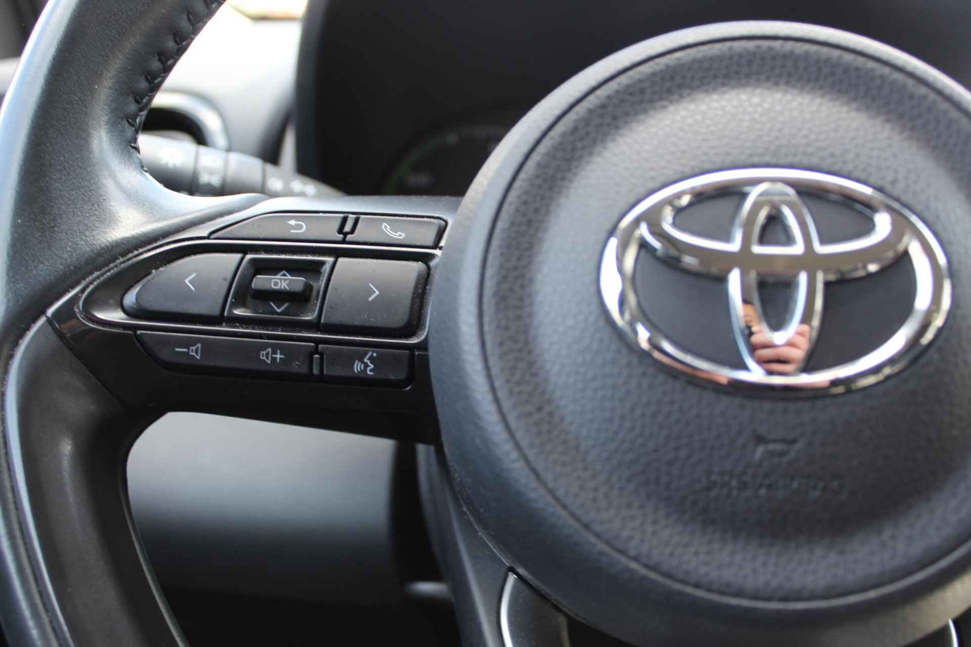 Toyota Yaris 1.5 HYBRID NL AUTO APPLE/ANDROID AD CRUISE NIEUWE BANDEN CAMERA DAB EL-RAMEN - 9/28