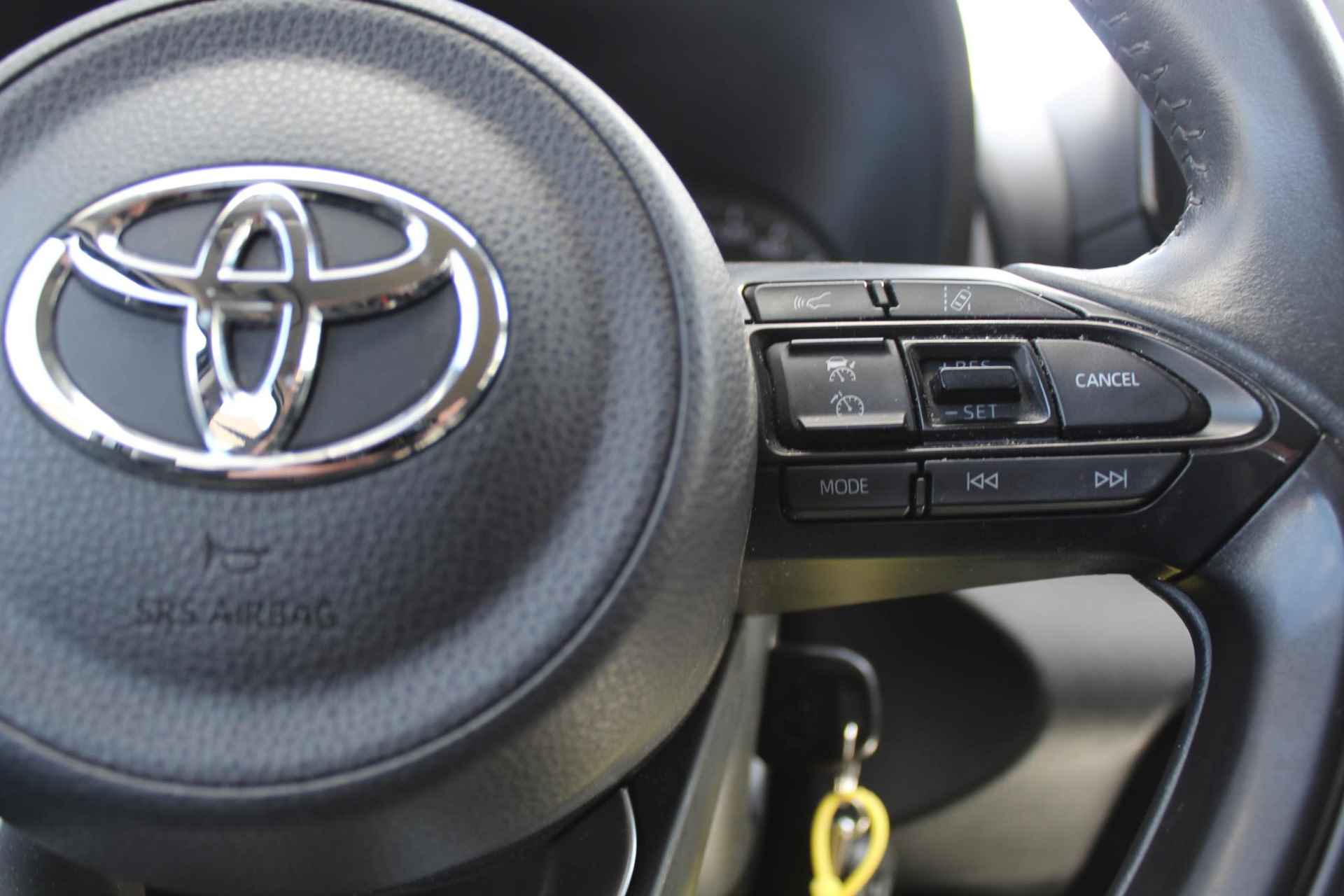 Toyota Yaris 1.5 HYBRID NL AUTO APPLE/ANDROID AD CRUISE NIEUWE BANDEN CAMERA DAB EL-RAMEN - 10/28