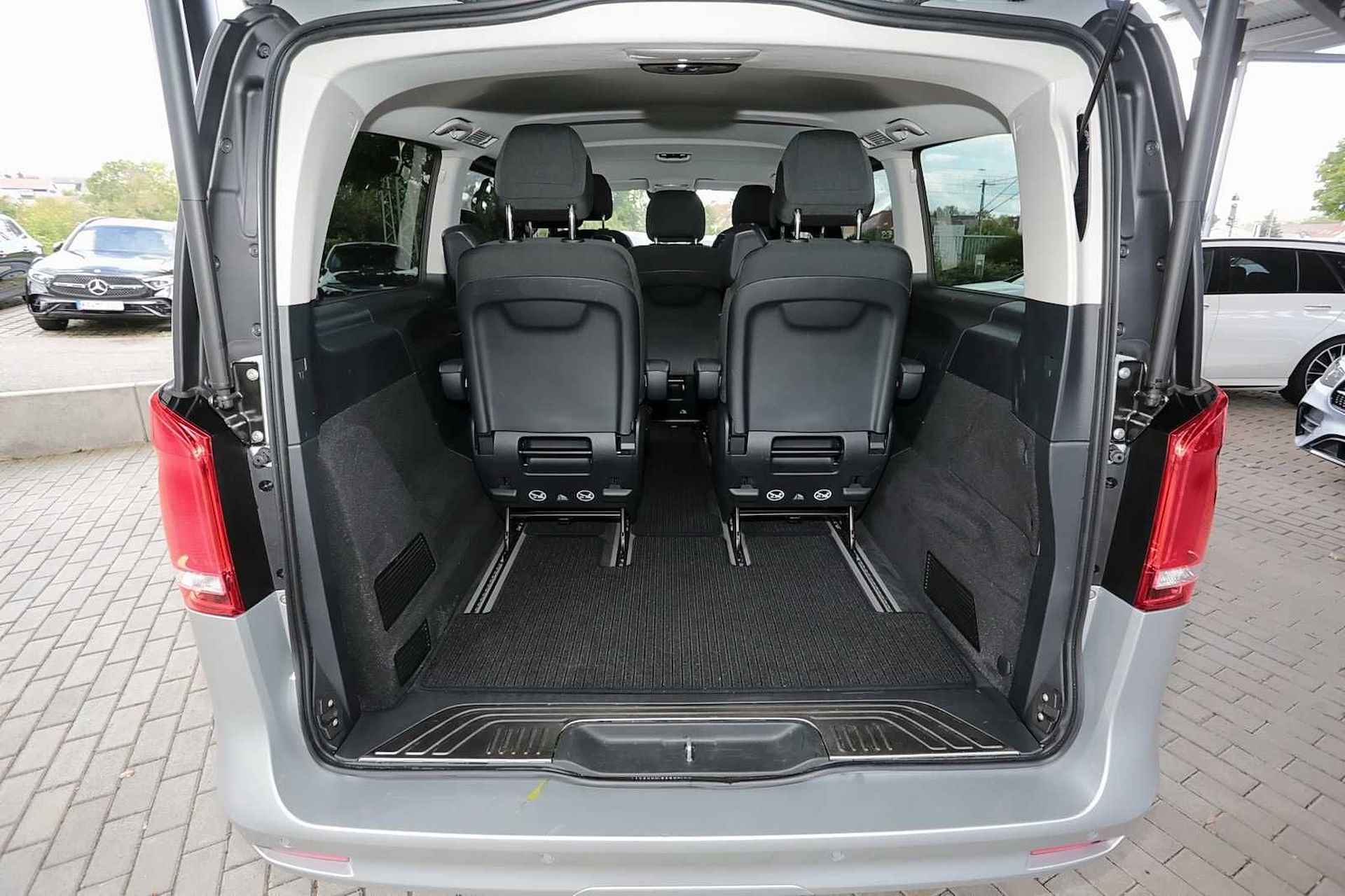 Mercedes-Benz EQV 300 L2 90 kWh 39.900 ex BTW 7-zitter 2 EL. Schuifdeuren LED Navi - 8/12