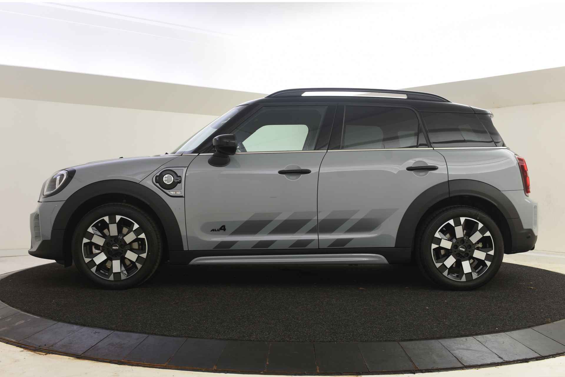 MINI Countryman Cooper S E ALL4 Untamed Automaat / Achteruitrijcamera / Comfortstoelen / Stoelverwarming / LED / Cruise Control / PDC achter / Driving Assistant - 4/45