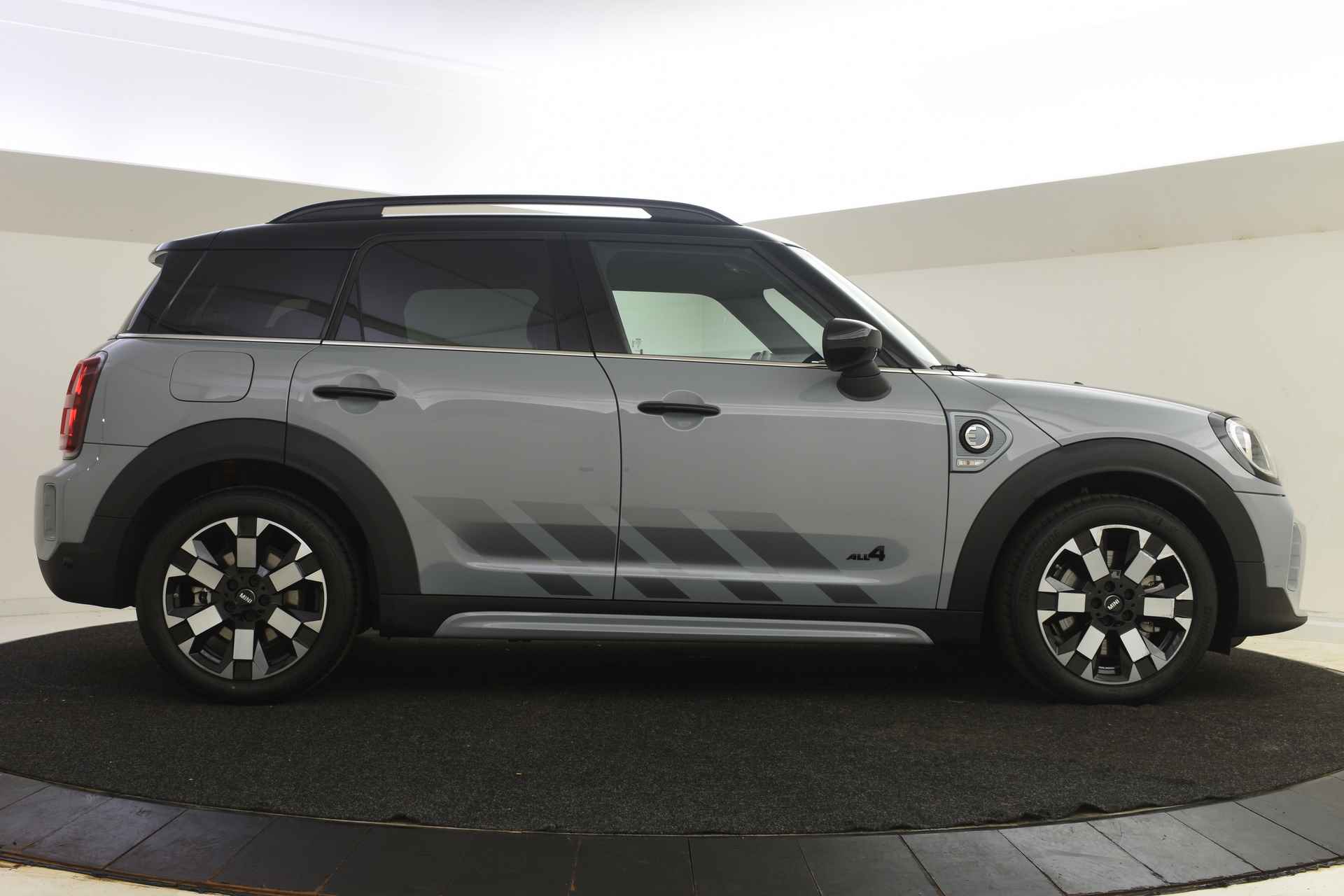 MINI Countryman Cooper S E ALL4 Untamed Automaat / Achteruitrijcamera / Comfortstoelen / Stoelverwarming / LED / Cruise Control / PDC achter / Driving Assistant - 12/45