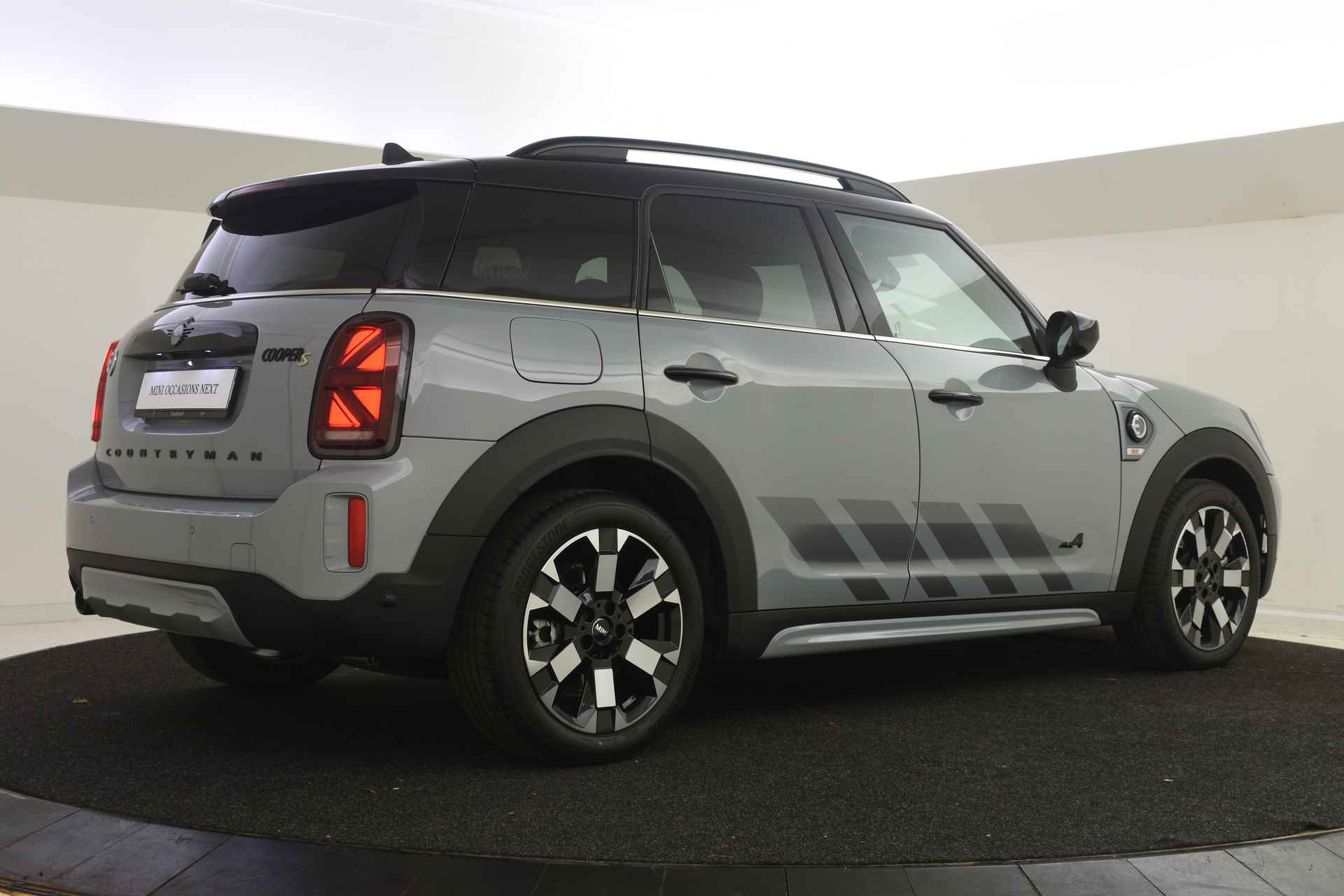 MINI Countryman Cooper S E ALL4 Untamed Automaat / Achteruitrijcamera / Comfortstoelen / Stoelverwarming / LED / Cruise Control / PDC achter / Driving Assistant - 14/45