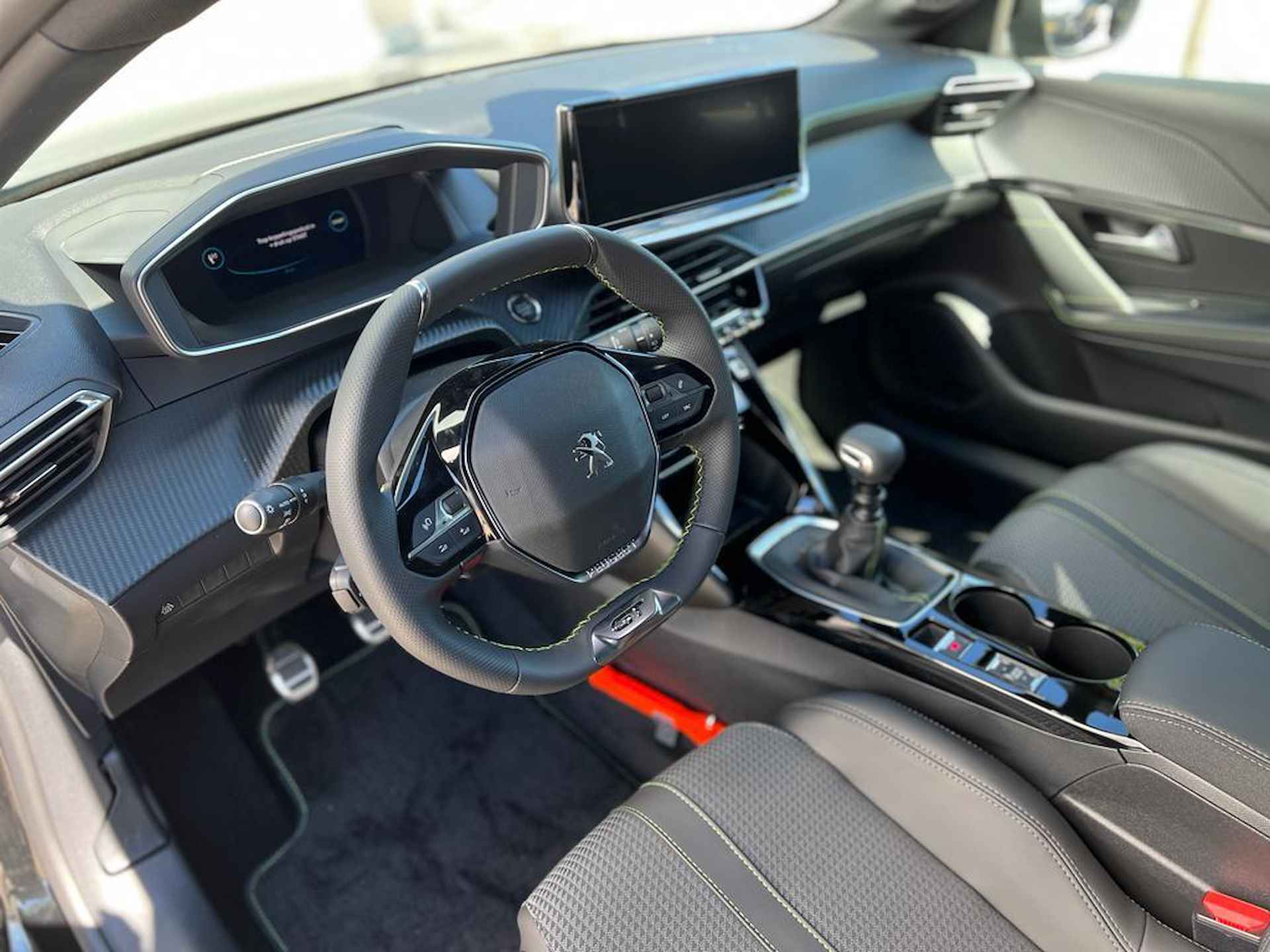 Peugeot e-208 EV GT 350 50 kWh | Subsidie €2.000,- | Camera | parkeersensoren | Apple-carplay | Cruisecontrol | 1e Eigenaar | Dealeronderhouden | - 9/19