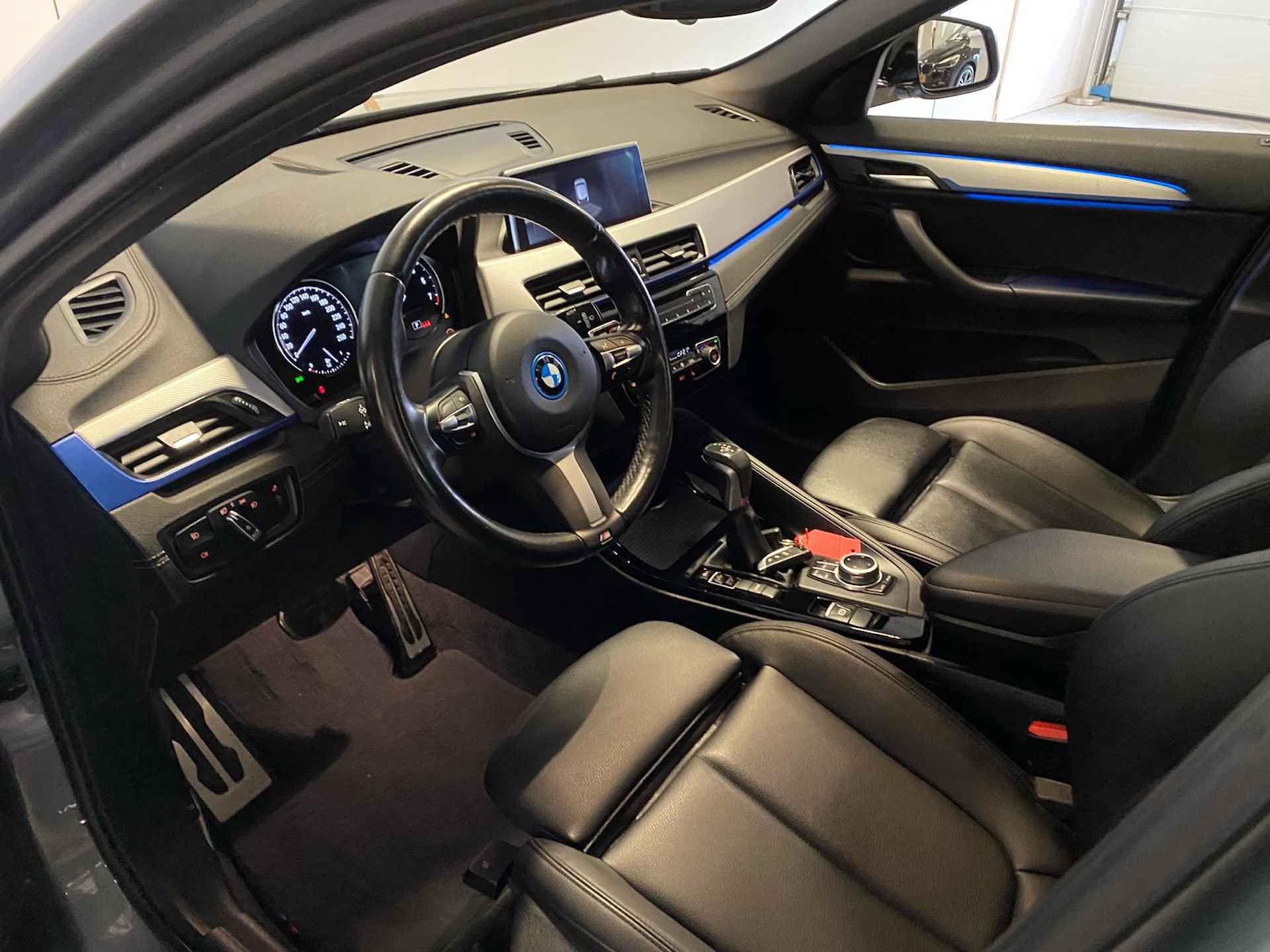 BMW X2 (f39) XDRIVE 25e 220PK AUTOMAAT M-SPORT SHADOW LINE | Navi | Sfeerverlichting | 19 Inch Lm | Clima | Stoel/Stuurverwarming | - 58/61