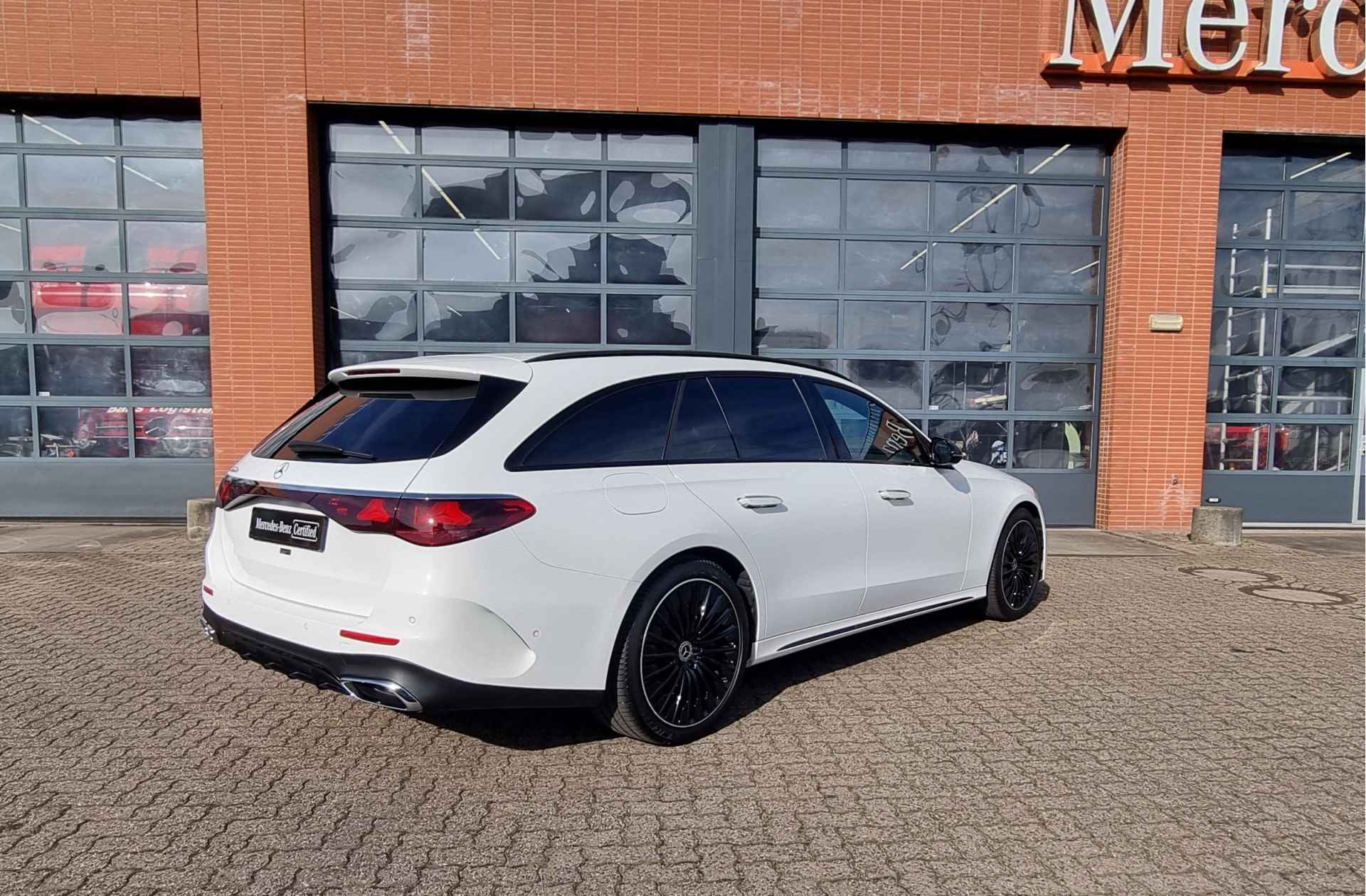 Mercedes-Benz E-Klasse E 300 e Estate AMG Line Automaat | Widescreen cockpit | Smartphone integratie | Dodehoekassistent | Spoorassistent | Distronic | 360 Camera | DAB+ | Burmester 4D Surround - 7/21