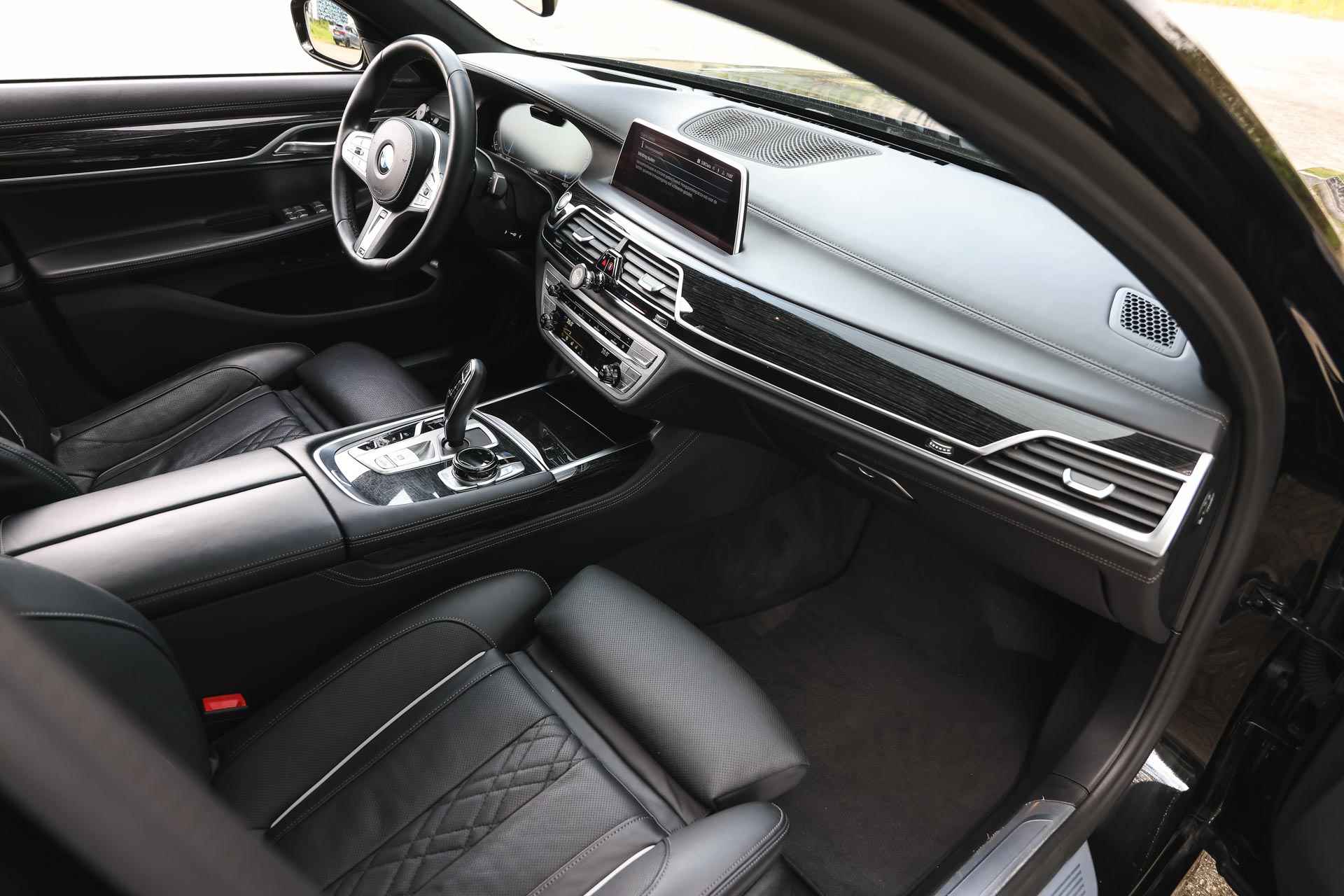 BMW 7 Serie 745e High Executive M Sport Automaat / Schuif-kanteldak / Stoelverwarming voor + achter / Massagefunctie / Laserlight / Harman Kardon / Head-Up / Parking Assistant Plus - 12/48