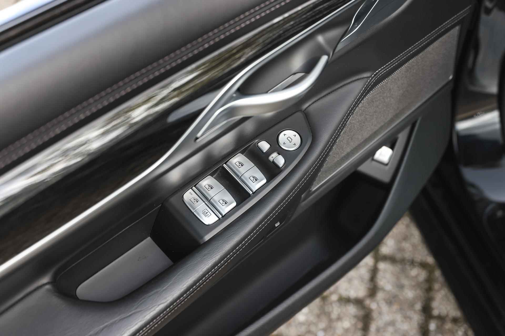 BMW 7 Serie 745e High Executive M Sport Automaat / Schuif-kanteldak / Stoelverwarming voor + achter / Massagefunctie / Laserlight / Harman Kardon / Head-Up / Parking Assistant Plus - 17/48