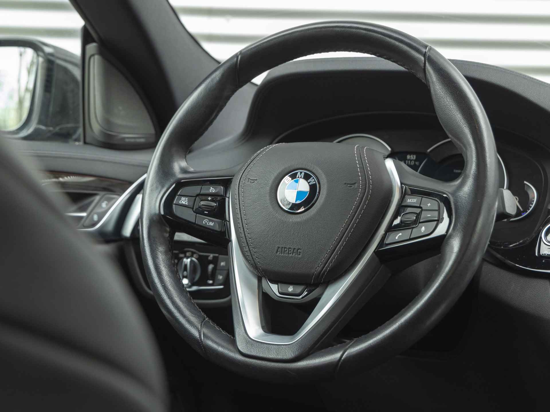 BMW 6 Serie Gran Turismo 630i Luxury - Panorama - Harman Kardon - Comfortzetels - Stuurwielverwarming - 21/43