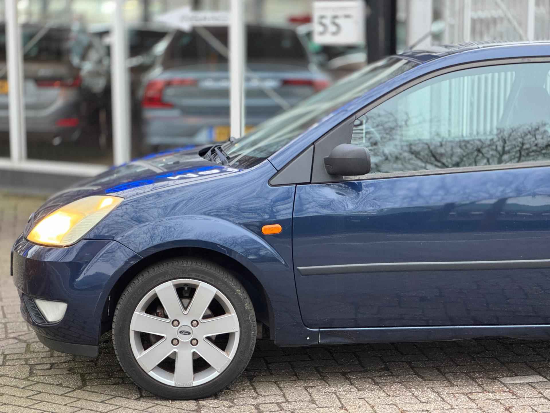 Ford Fiesta 1.4-16V|Airco|LM velgen|Lage KM|Nieuwe APK|Boekjes|Topstaat - 27/37