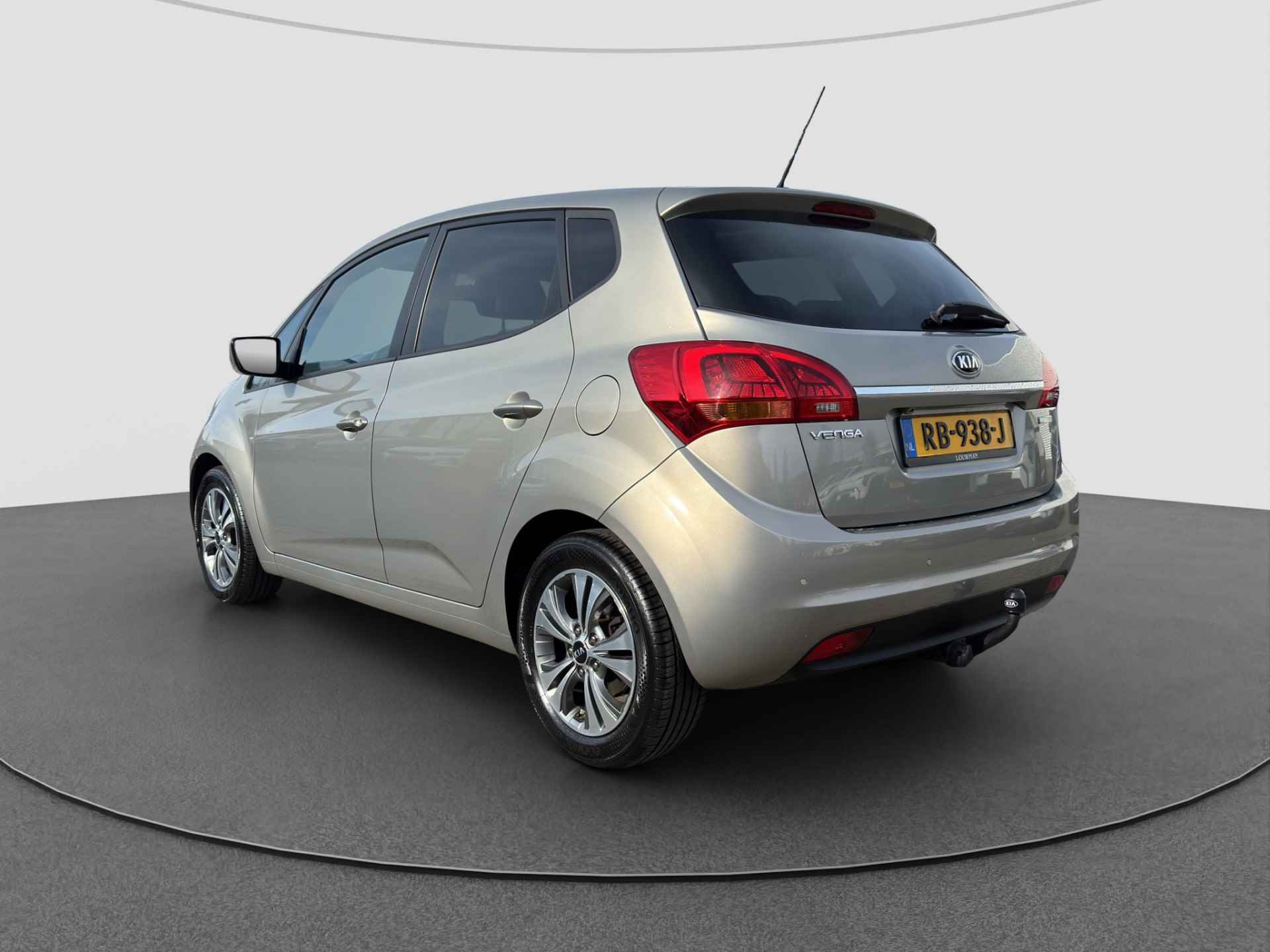 Kia Venga 1.4 CVVT Summer Edition | Trekhaak | Navigatie | Panoramadak | Parkeersensoren achter | - 3/29