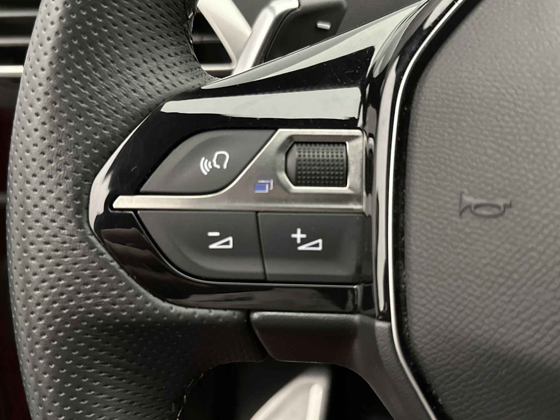 Peugeot 3008 SUV GT 130pk Automaat | Navigatie | Achteruitrijcamera | Full Led koplampen | Adaptieve Cruise Control | Leder/Alcantara | Stoelverwarming | Climate Control | Keyless | Parkeersensoren v+a | Dodehoeksensor | Apple Carplay / Android Auto | Donker getint glas | 18" lichtmetalen velgen | - 19/34