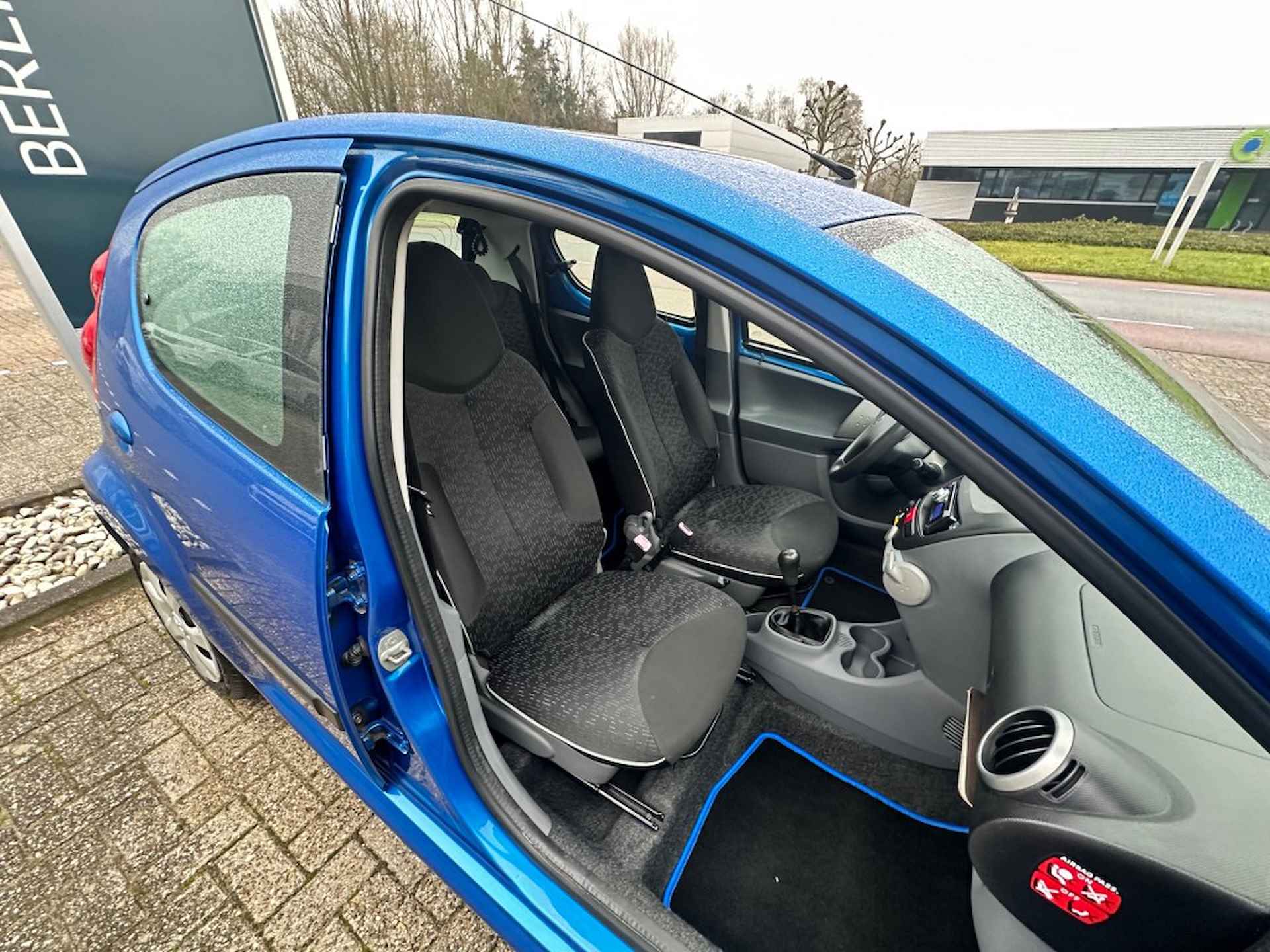 PEUGEOT 107 1.0-12V XR Goed onderhouden &#39;&#39; Elektrische ramen - Allseasonband - 15/19