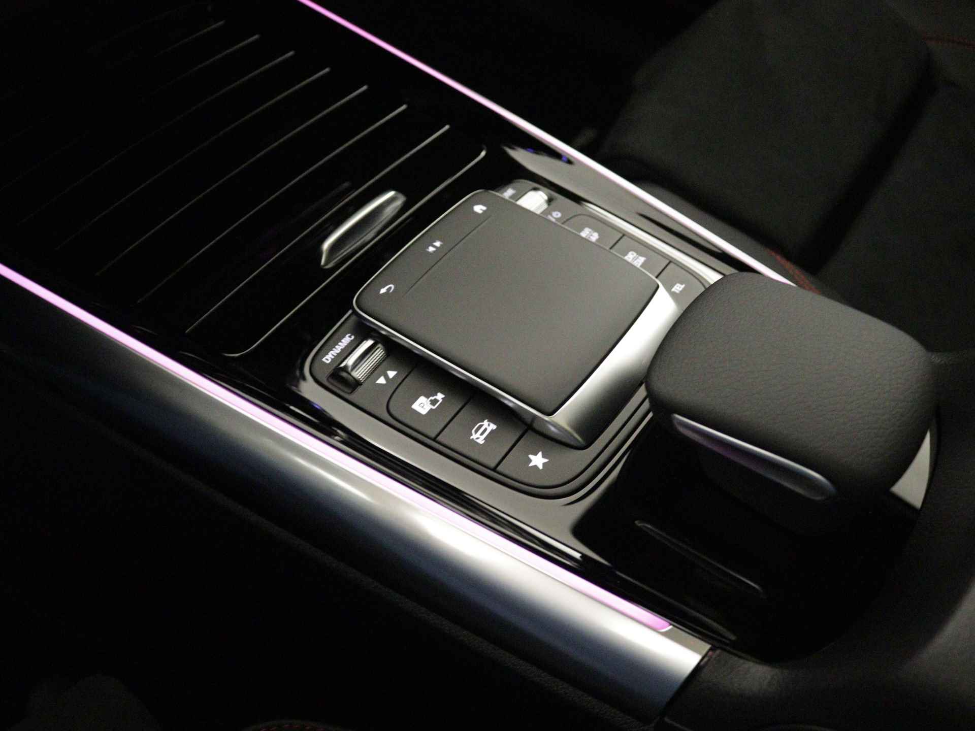 Mercedes-Benz EQA 250+ Business Edition 71 kWh | Trekhaak | Nightpakket | AMG Line | Business Plus pakket |  EASY PACK achterklep | |  KEYLESS-GO comfort pakket | Parkeerpakket met 360°-camera | - 11/36