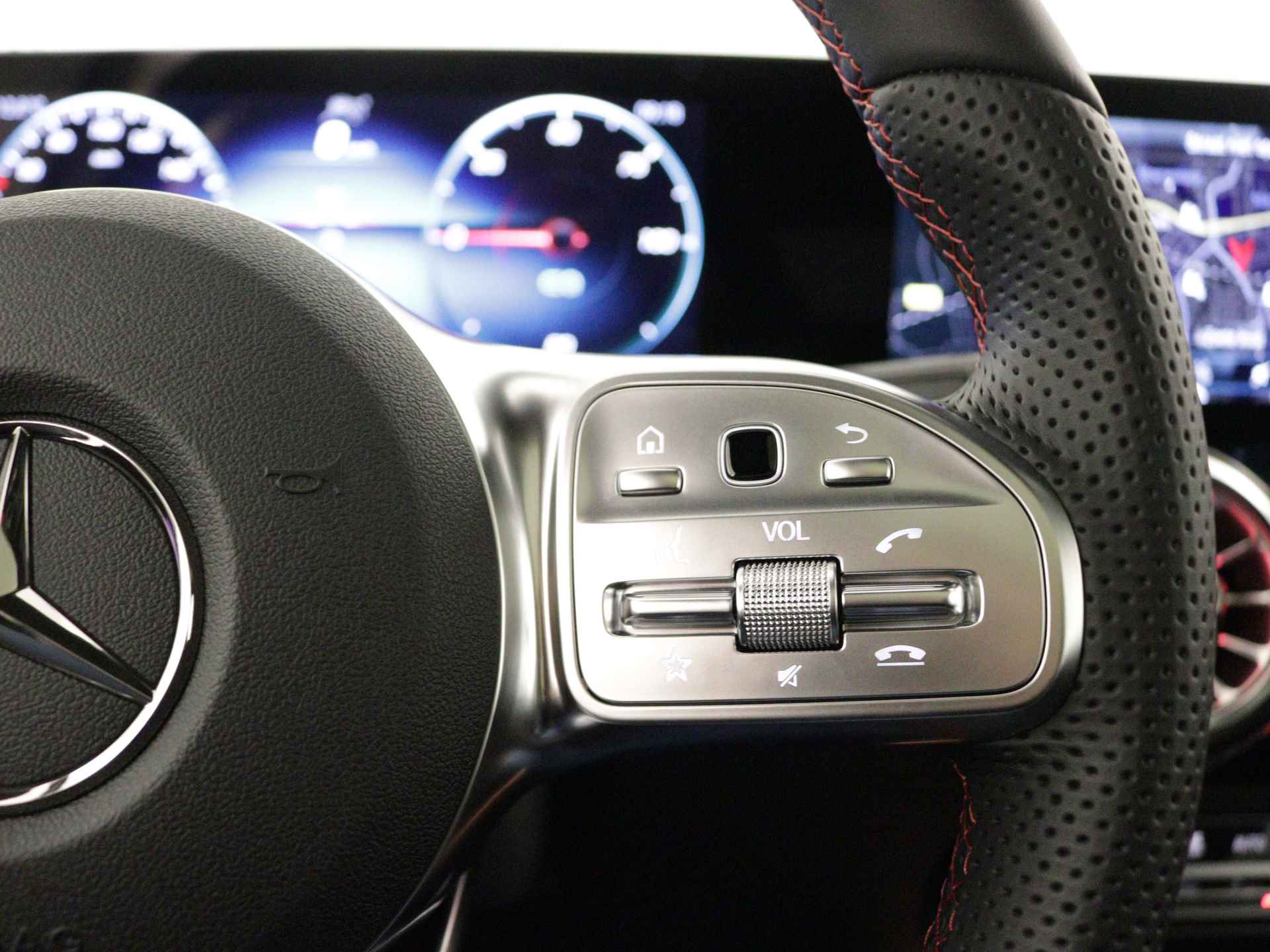 Mercedes-Benz EQA 250+ Business Edition 71 kWh | Trekhaak | Nightpakket | AMG Line | Business Plus pakket |  EASY PACK achterklep | |  KEYLESS-GO comfort pakket | Parkeerpakket met 360°-camera | - 20/36