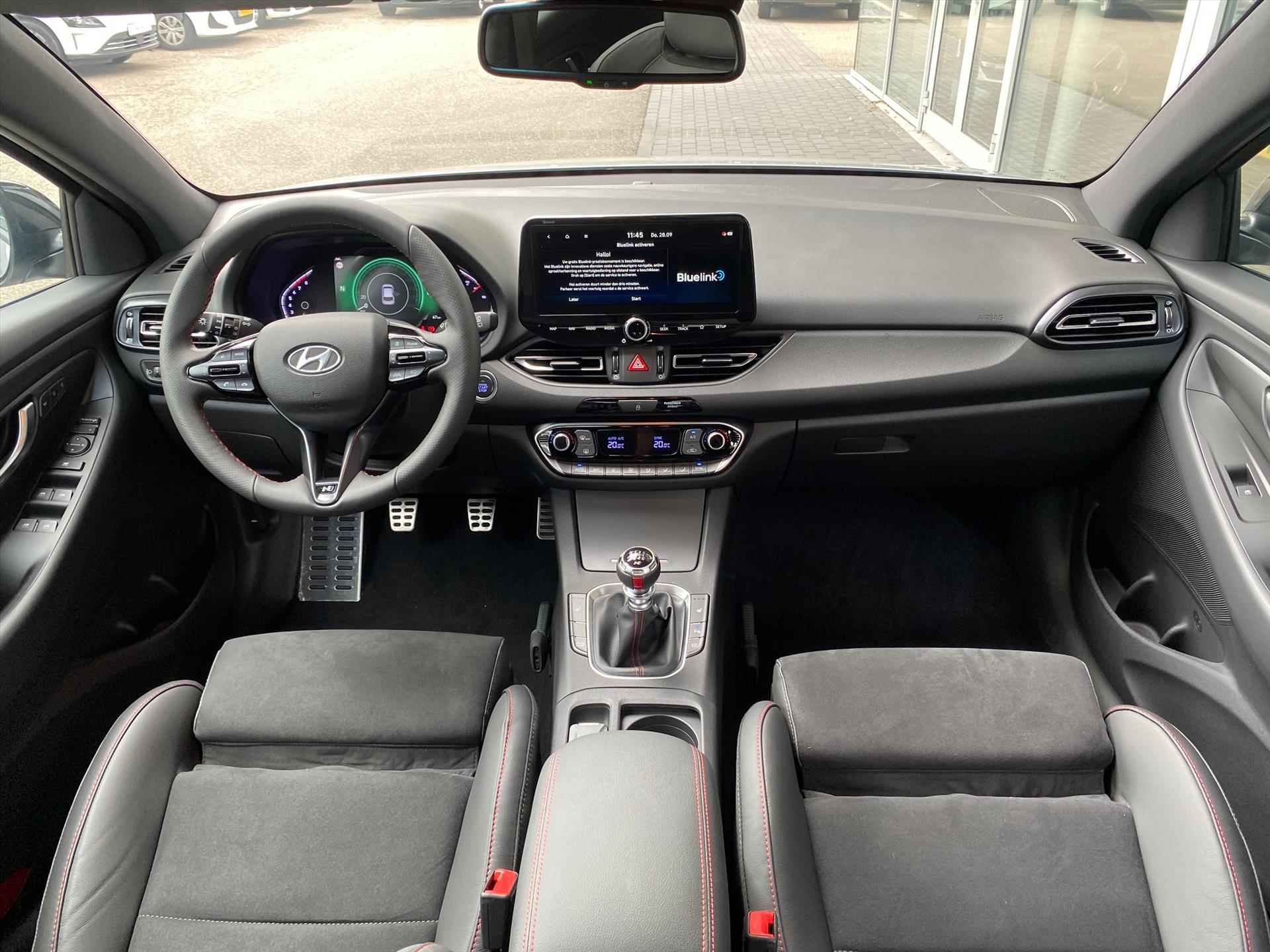 Hyundai I30 Wagon 1.5 T-GDI 48V 160pk N-Line | Navigatie | Stoelverwarming | Parkeersensoren  | Sportstoelen - 15/43