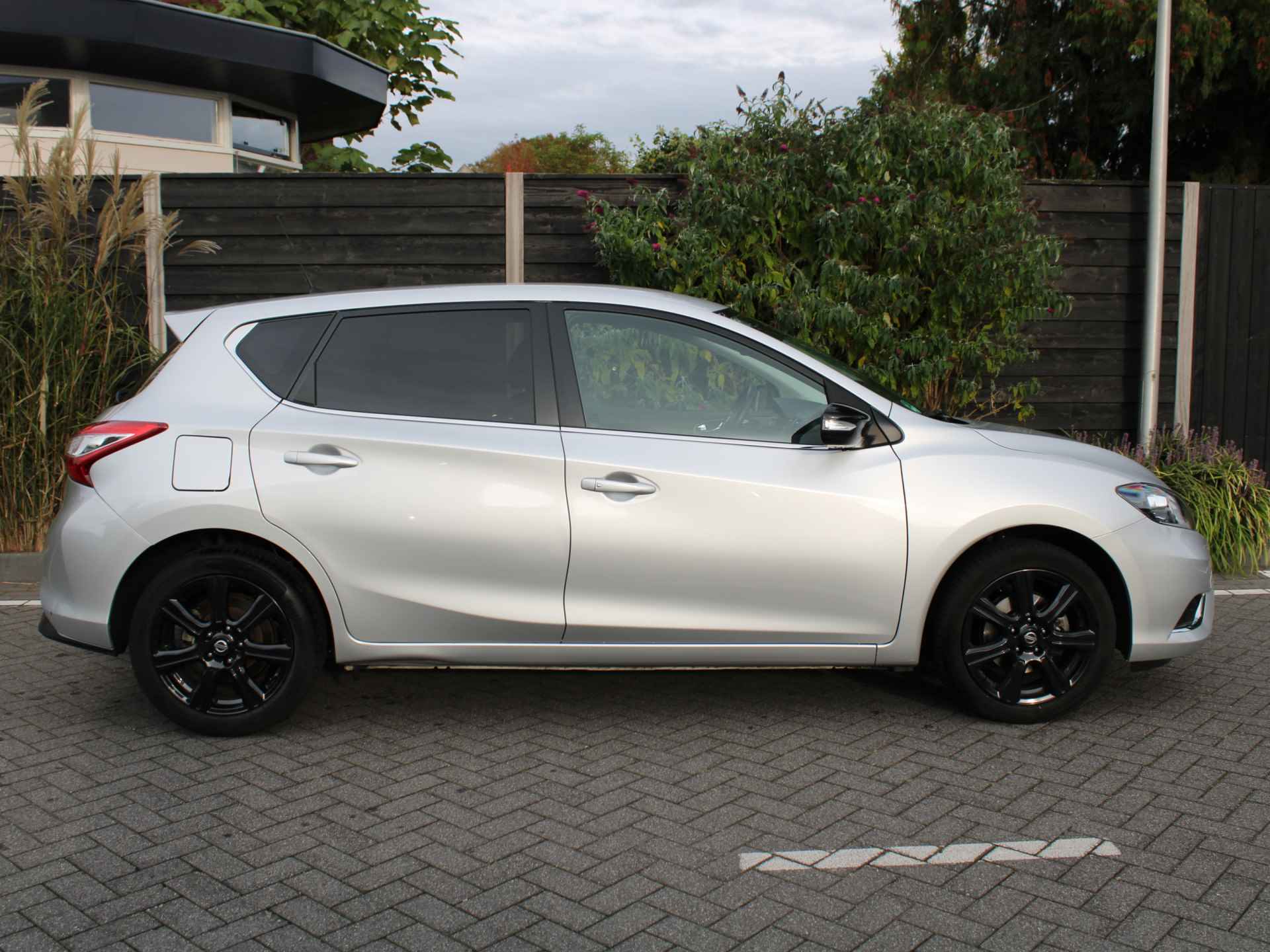 Nissan Pulsar 1.2 DIG-T 115PK N-Vision Navigatie, Keyless Entry & Start, Trekhaak, Half Leder, Achteruitrijcamera, Climate Control, Cruise Control - 8/38