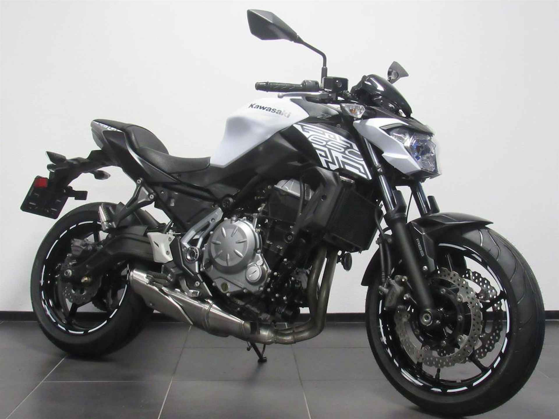 Kawasaki Z 650 ABS - 2/14