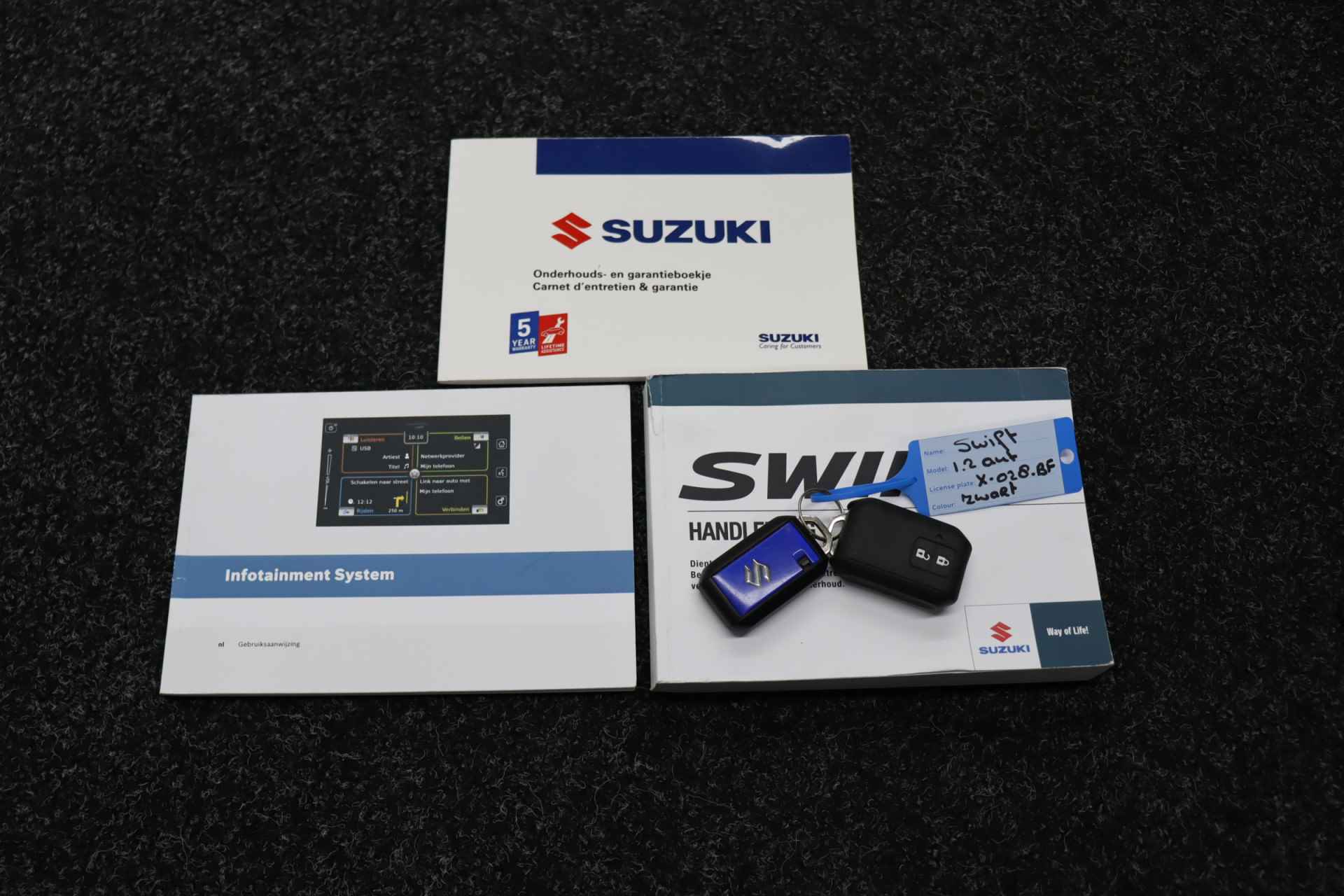 Suzuki Swift 1.2 Style Smart Hybrid | Adaptive-cruise | Camera | Navigatie | Dodehoekdetectie | Keyless | Camera | Trekhaak | All-season Banden - 43/45