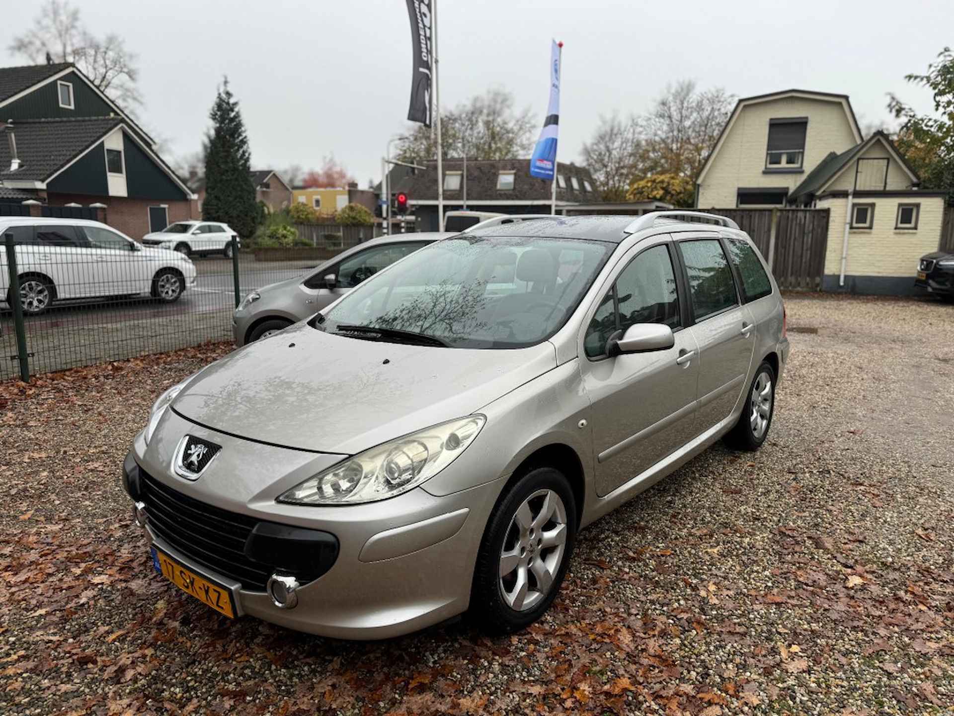 PEUGEOT 307 2.0-16V PREMIUM 6 persoons uitvoering - 2/12