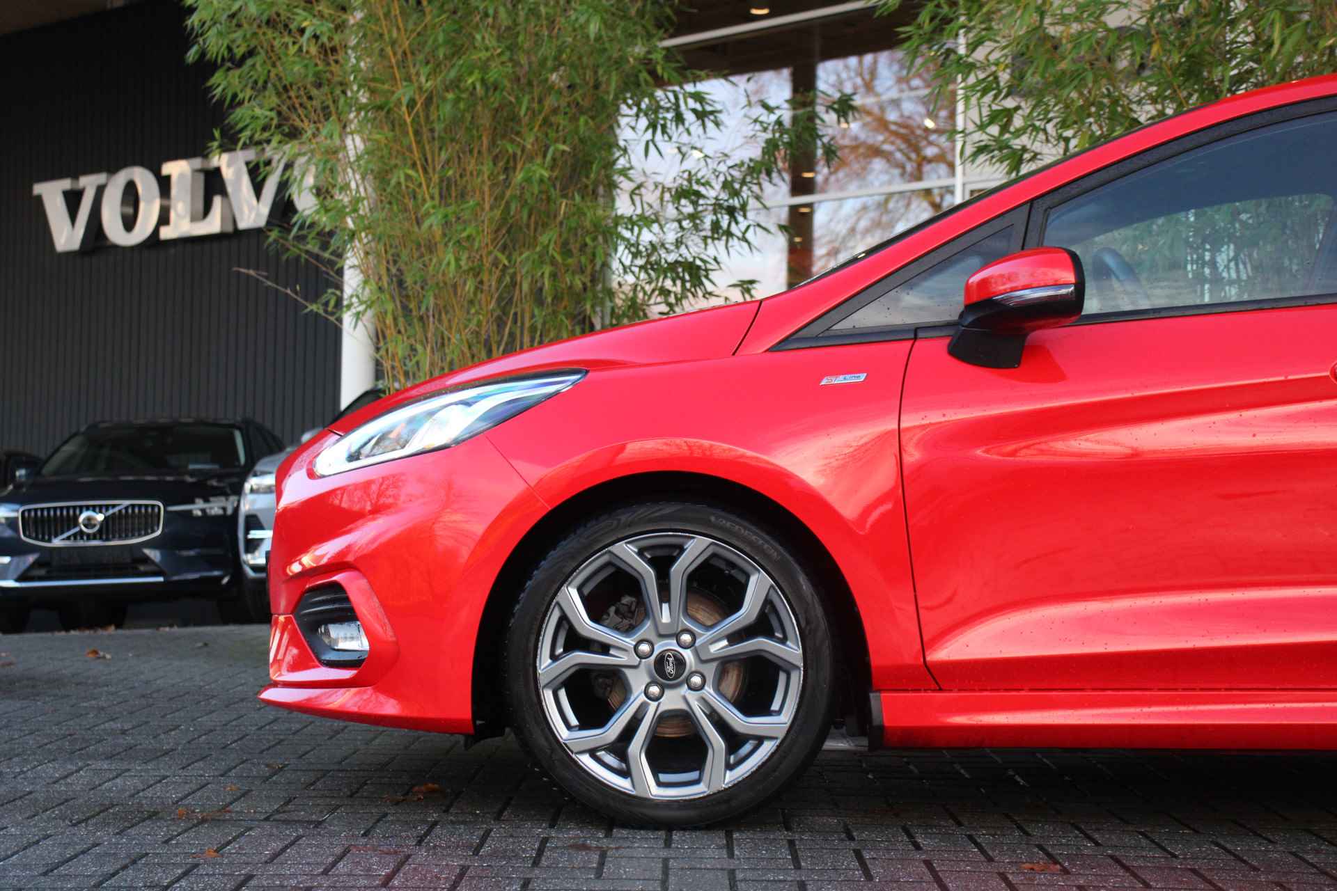 Ford Fiesta 1.0 EcoBoost ST-Line | LED | Cruise | Voorruitverwarming | Navigatie | 17'' Velgen - 18/19