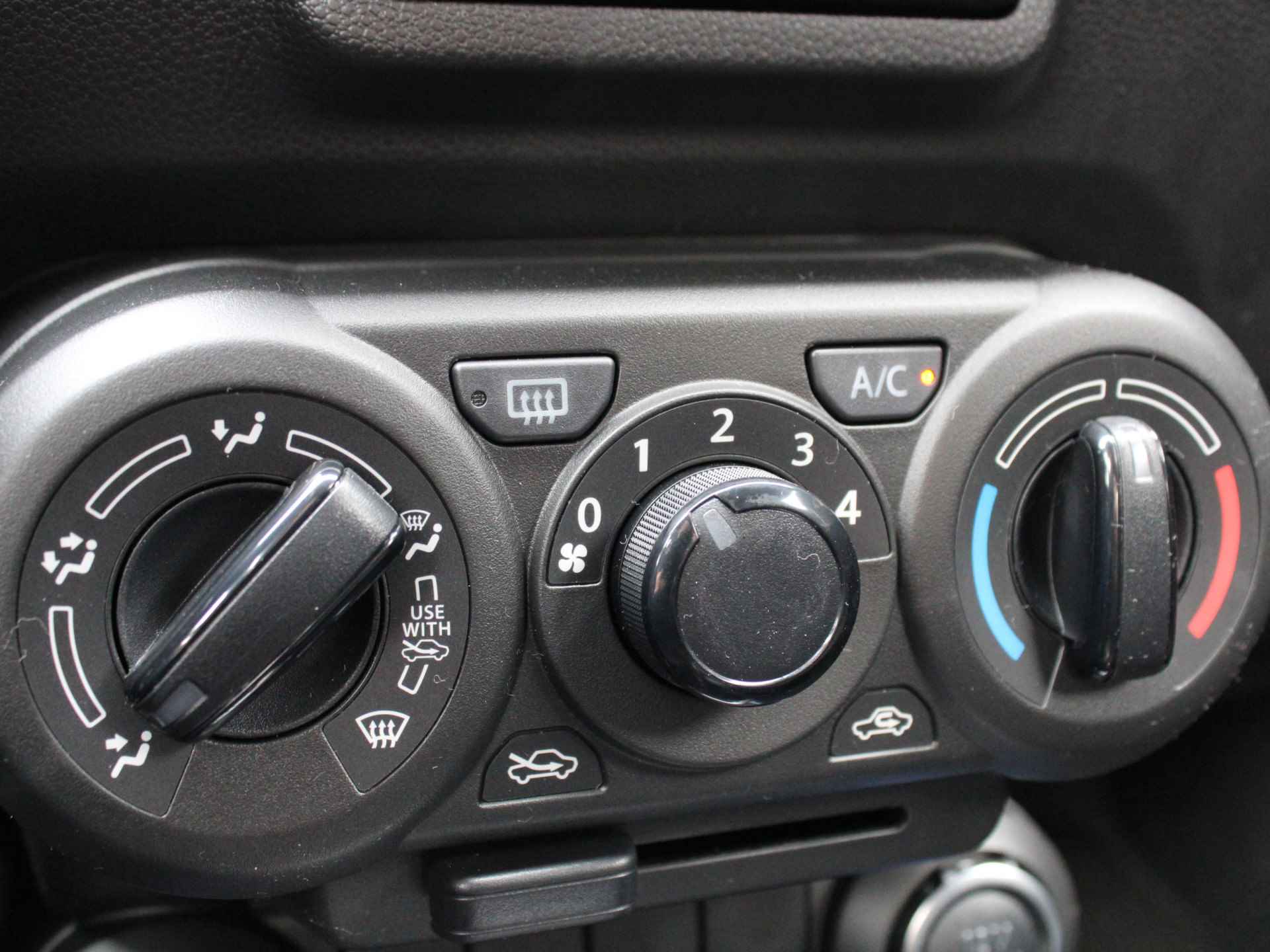 Suzuki Ignis 1.2 Smart Hybrid 83PK Select CVT Automaat Nieuw 6 jaar garantie!, Achteruitrij Camera, Airconditioning, Stoelverwarming, Lichtmetalen velgen - 15/36