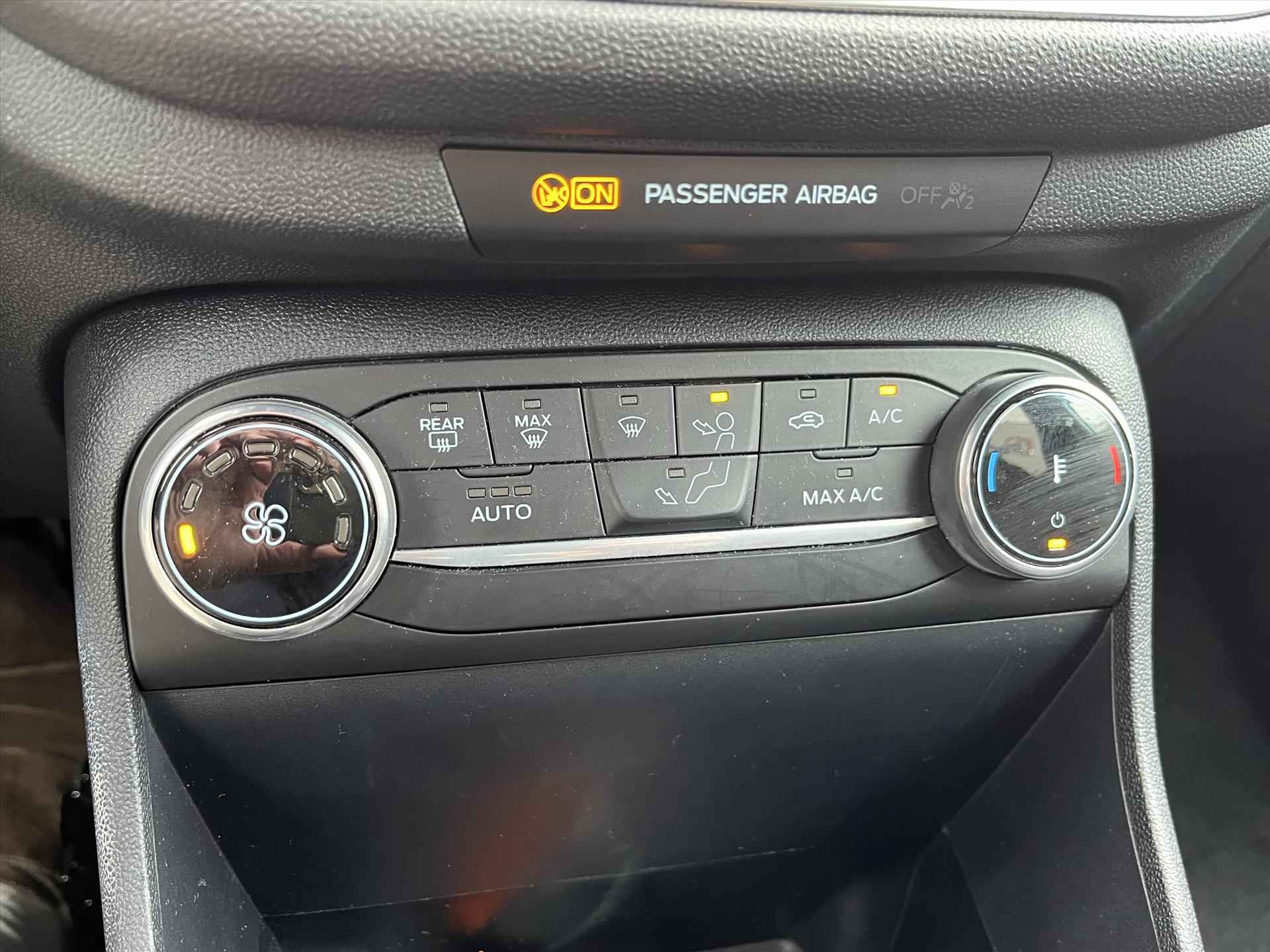 Ford Fiesta 1.0 EcoBoost Hybrid 125pk ST-Line | Climatronic | Navigatie via Carplay | Apple/Android carplay | - 16/27