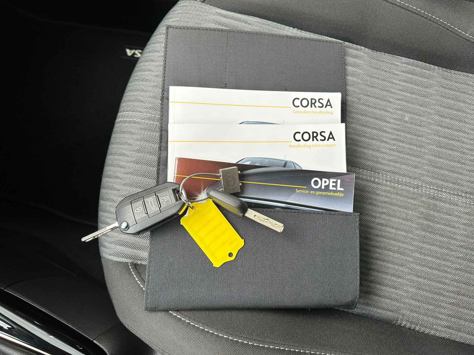 Opel Corsa 1.2 Turbo 100PK EDITION | NAVIGATIE| CRUISE CONTROL| AIRCO| LANE ASSIST| DAB| - 32/34