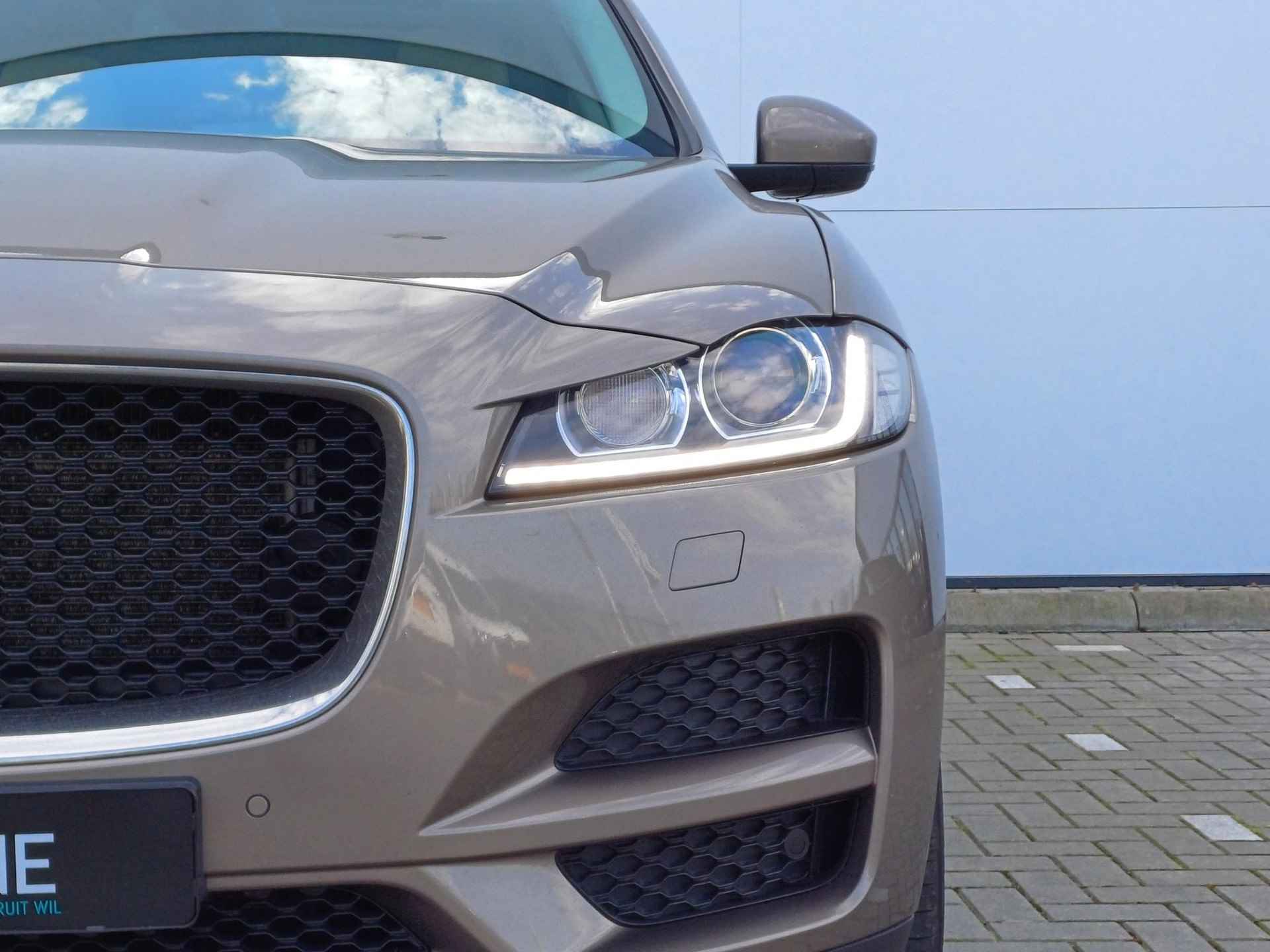 Jaguar F-PACE 2.0 Portfolio AWD 20d Trekhaak (2400kg) / Motor Volledig Gereviseerd 2024 / Automaat / Panoramadak / Leder / Navigatie / Meridian Audio / Voorruitverwarming - 4/50