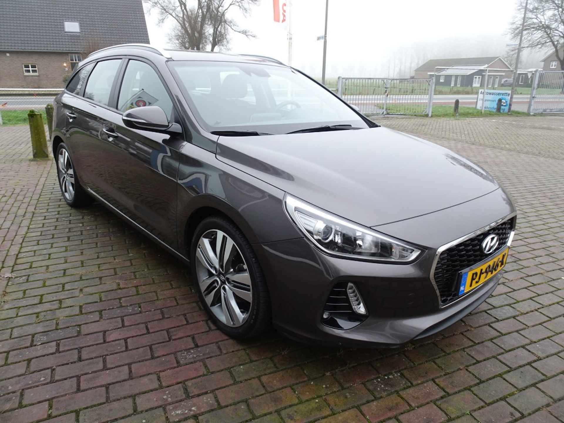 HYUNDAI I30 1.4 T-GDI 140 pk Comfort Camera/PDC/Navi/18 inch - 2/24