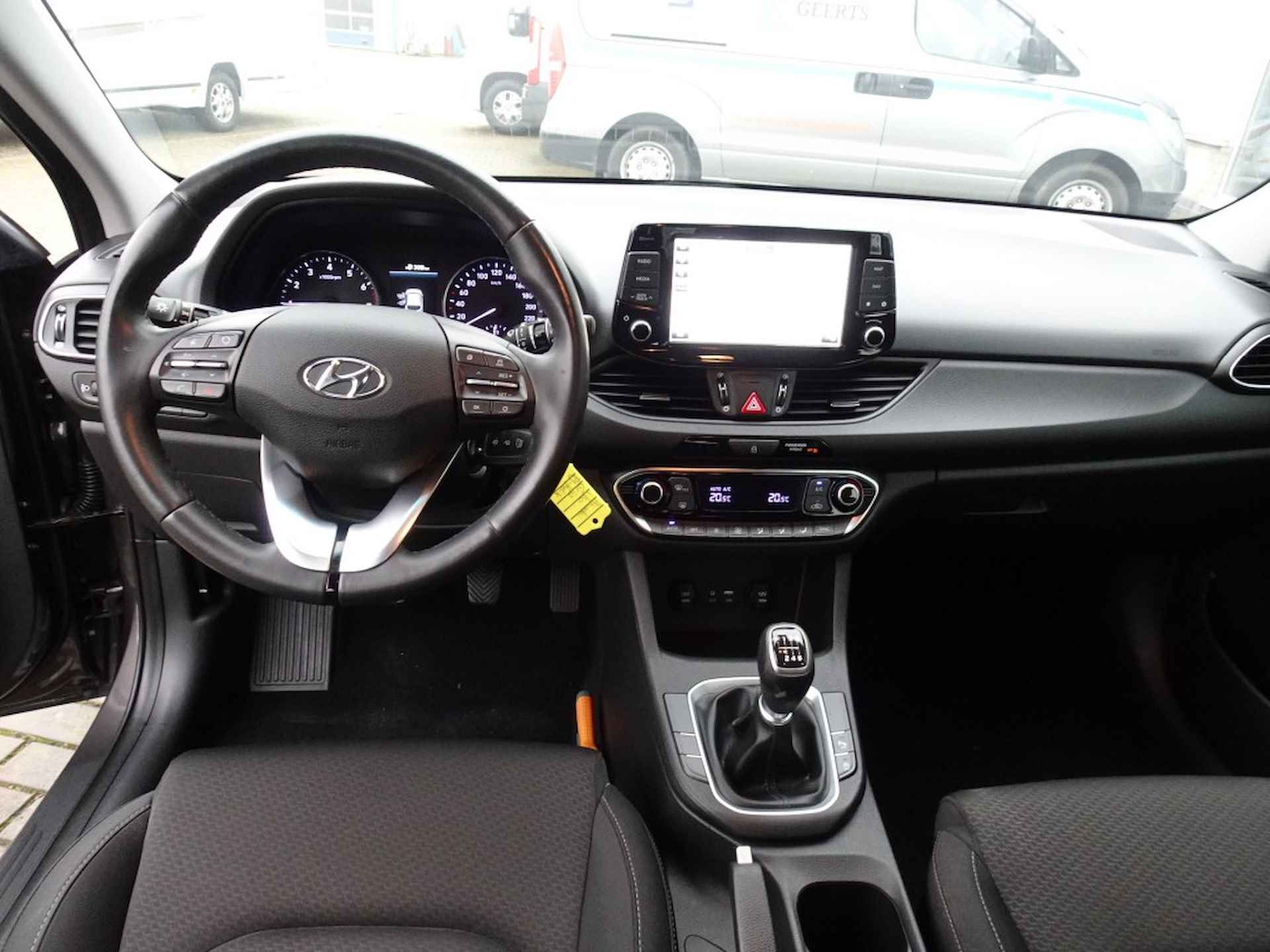 HYUNDAI I30 1.4 T-GDI 140 pk Comfort Camera/PDC/Navi/18 inch - 9/24