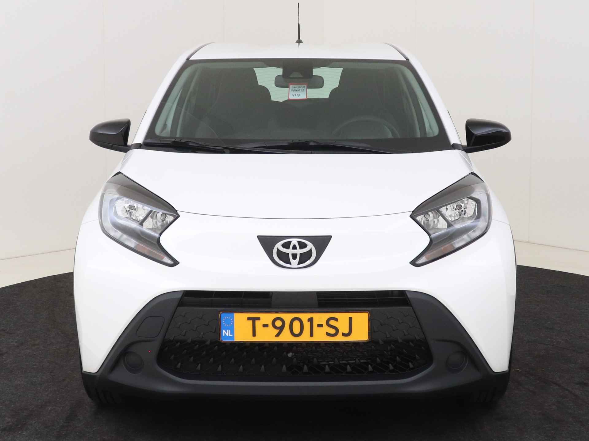 Toyota Aygo X 1.0 VVT-i MT play *demo | Airco | Cruise Control | Apple CarPlay/ Android Auto | - 25/37