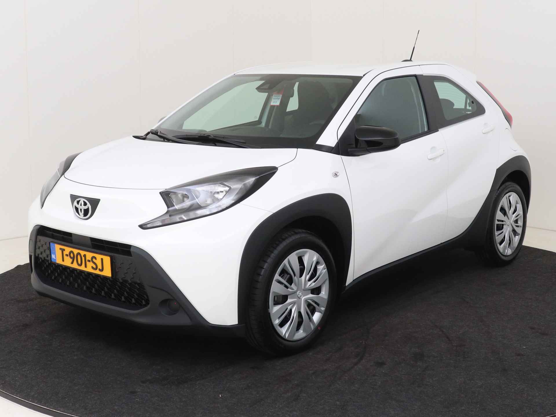 Toyota Aygo X 1.0 VVT-i MT play *demo | Airco | Cruise Control | Apple CarPlay/ Android Auto | - 26/37