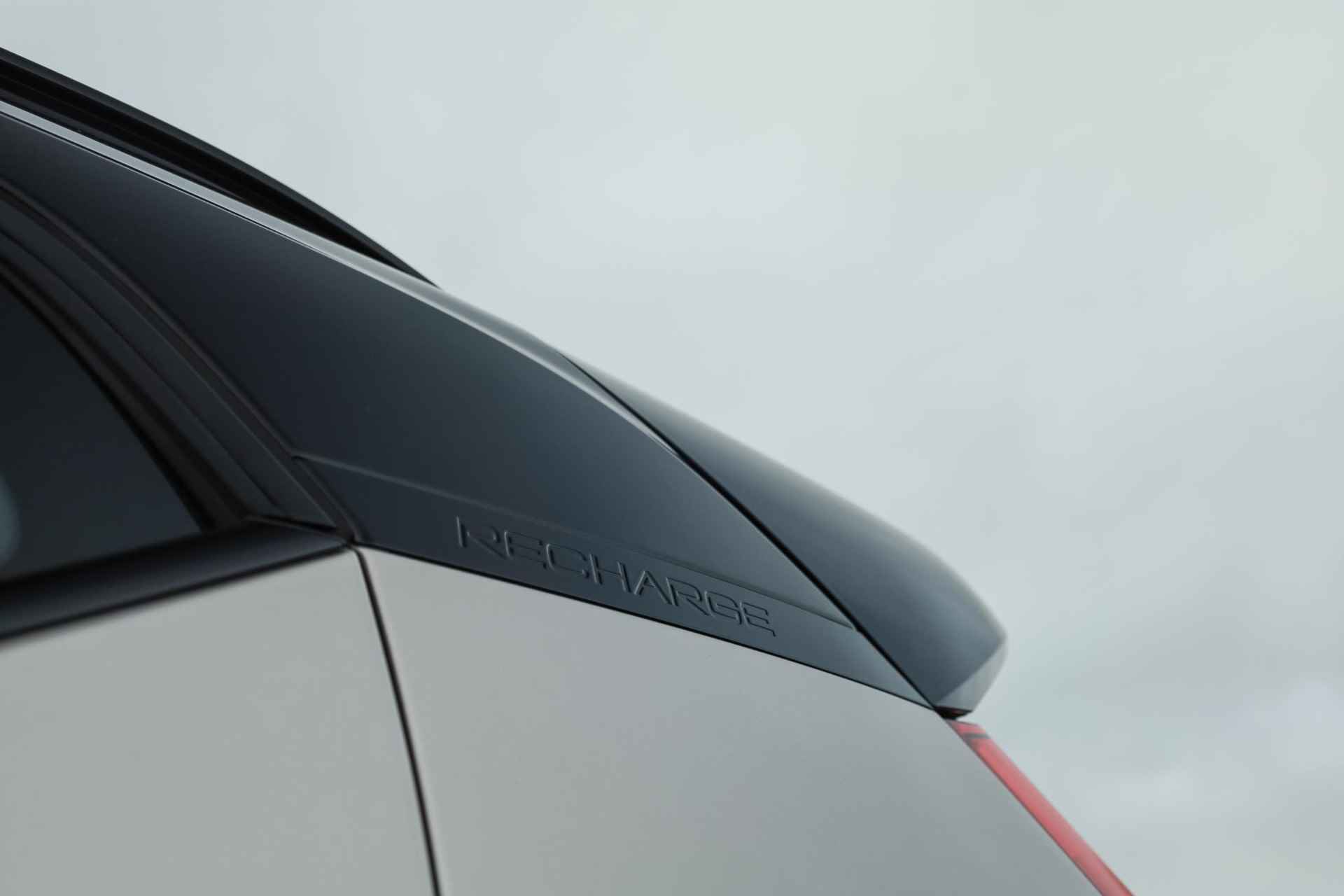 Volvo XC40 Single Motor Extened Range Core | UIT VOORRAAD LEVERBAAR | Google | Adaptieve Cruise | Warmtepomp | Stoel-/Stuurverwarming | BLIS | 19" LM - 18/24