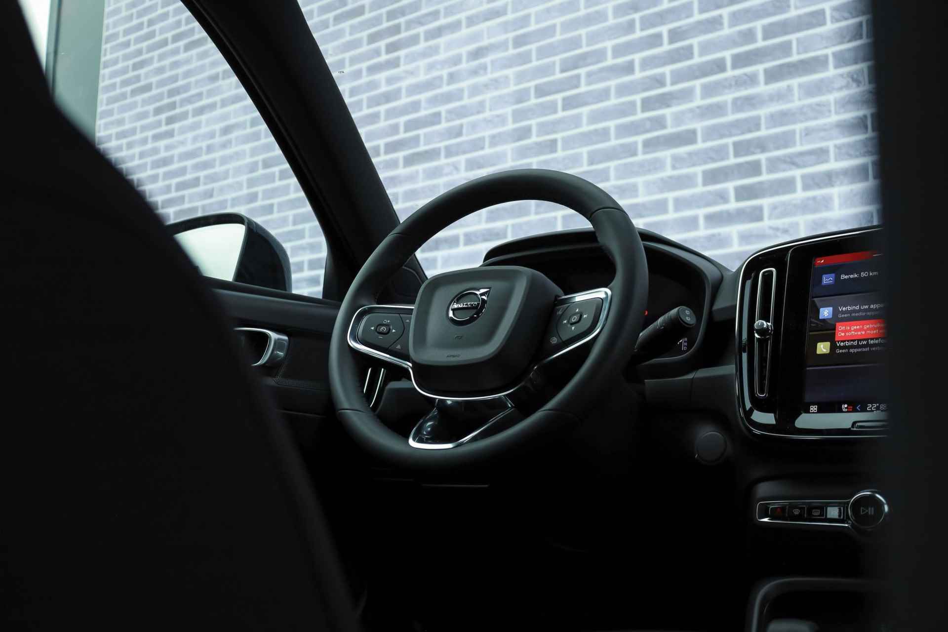 Volvo XC40 Single Motor Extened Range Core | UIT VOORRAAD LEVERBAAR | Google | Adaptieve Cruise | Warmtepomp | Stoel-/Stuurverwarming | BLIS | 19" LM - 22/24