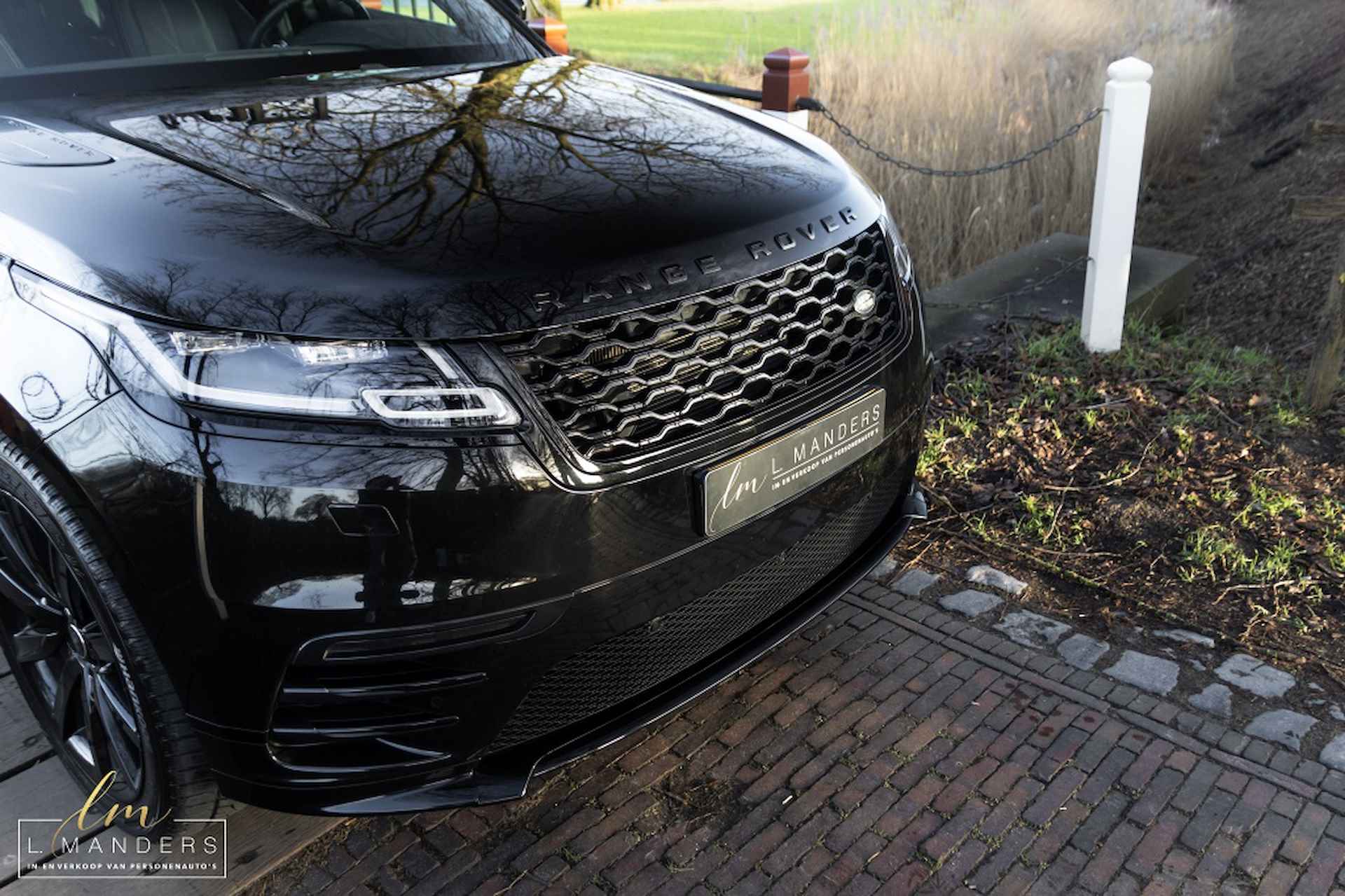 Land rover Range Rover Velar 2.0 D180 AWD R-Dynamic S 2020 ZWART | Diesel | SUV | Trekhaak - 6/24