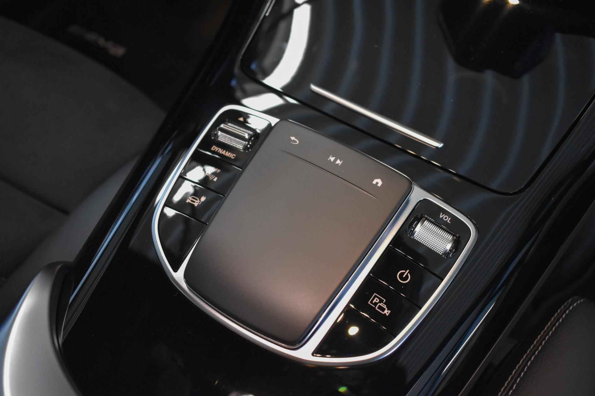 Mercedes-Benz EQC 400 4MATIC AMG Line 80 kWh / Panaroma-schuifdak / Keyless-Go / Stoelverwarming / 360Graden-Camera / Memory-Stoelen / - 31/36